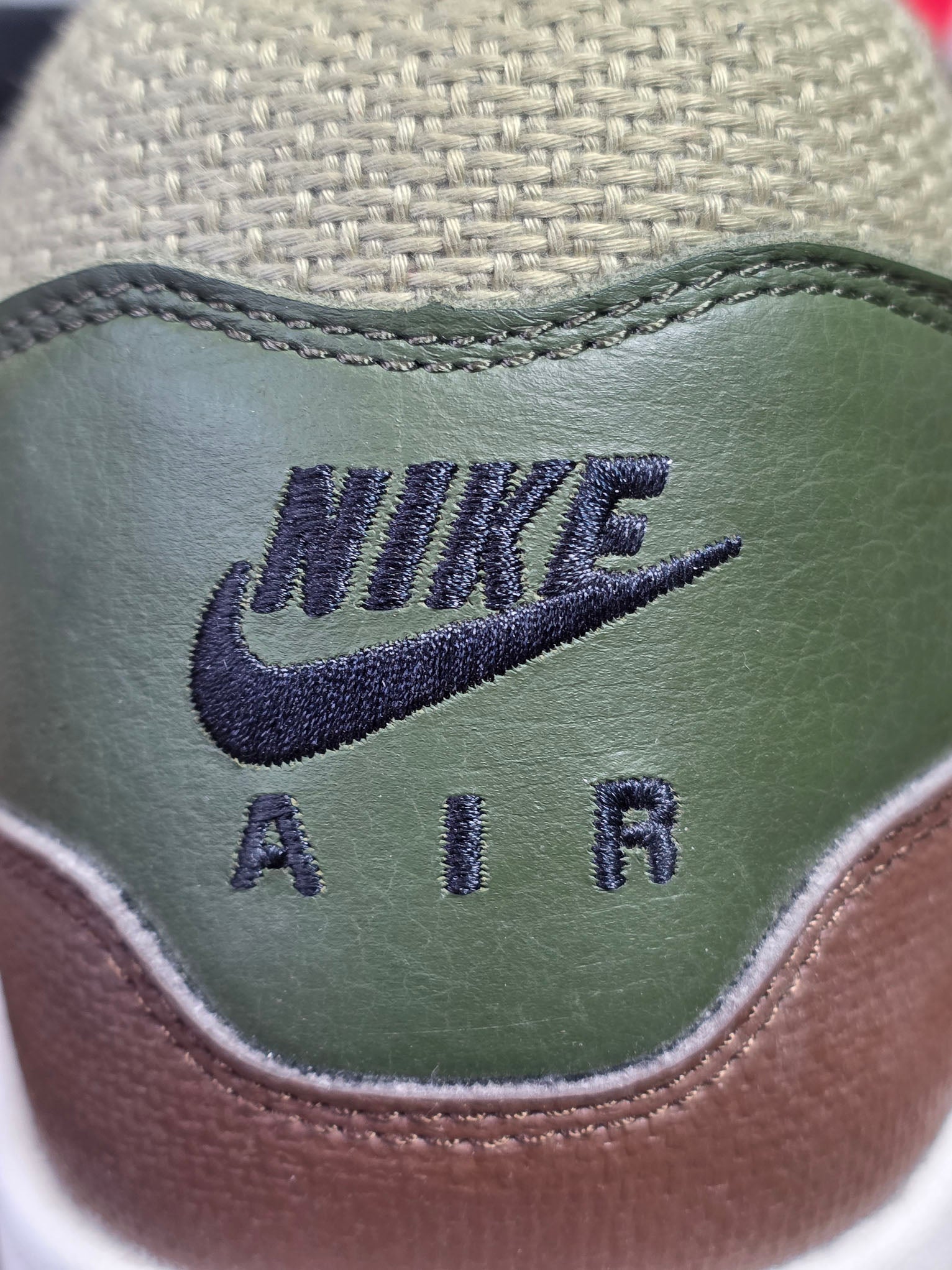 Nike Air Max 1 Essential Premium "Neutral Olive Cacao Wow" maat 51,5