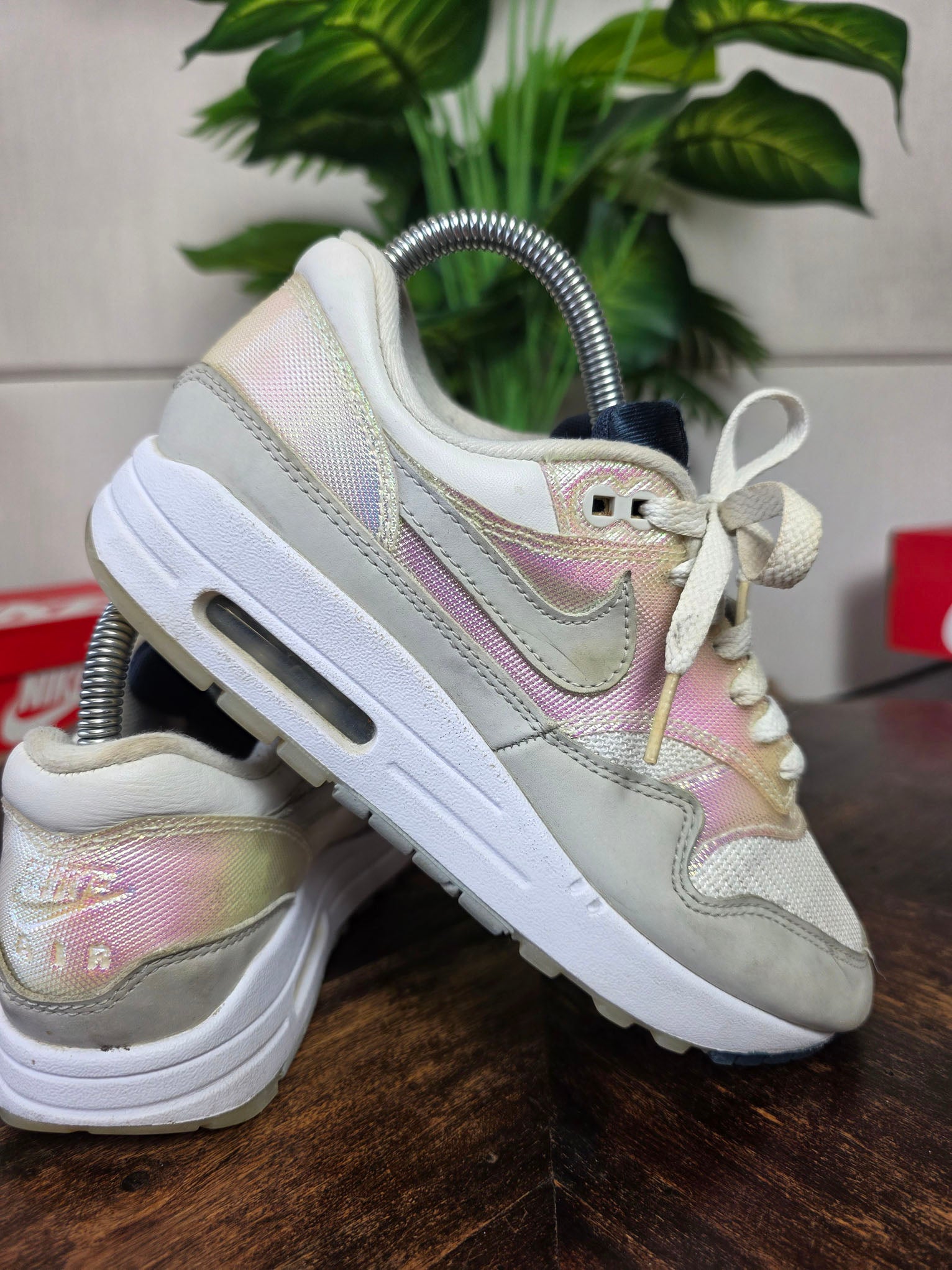 Nike Air Max 1 La Ville Lumière maat 37,5
