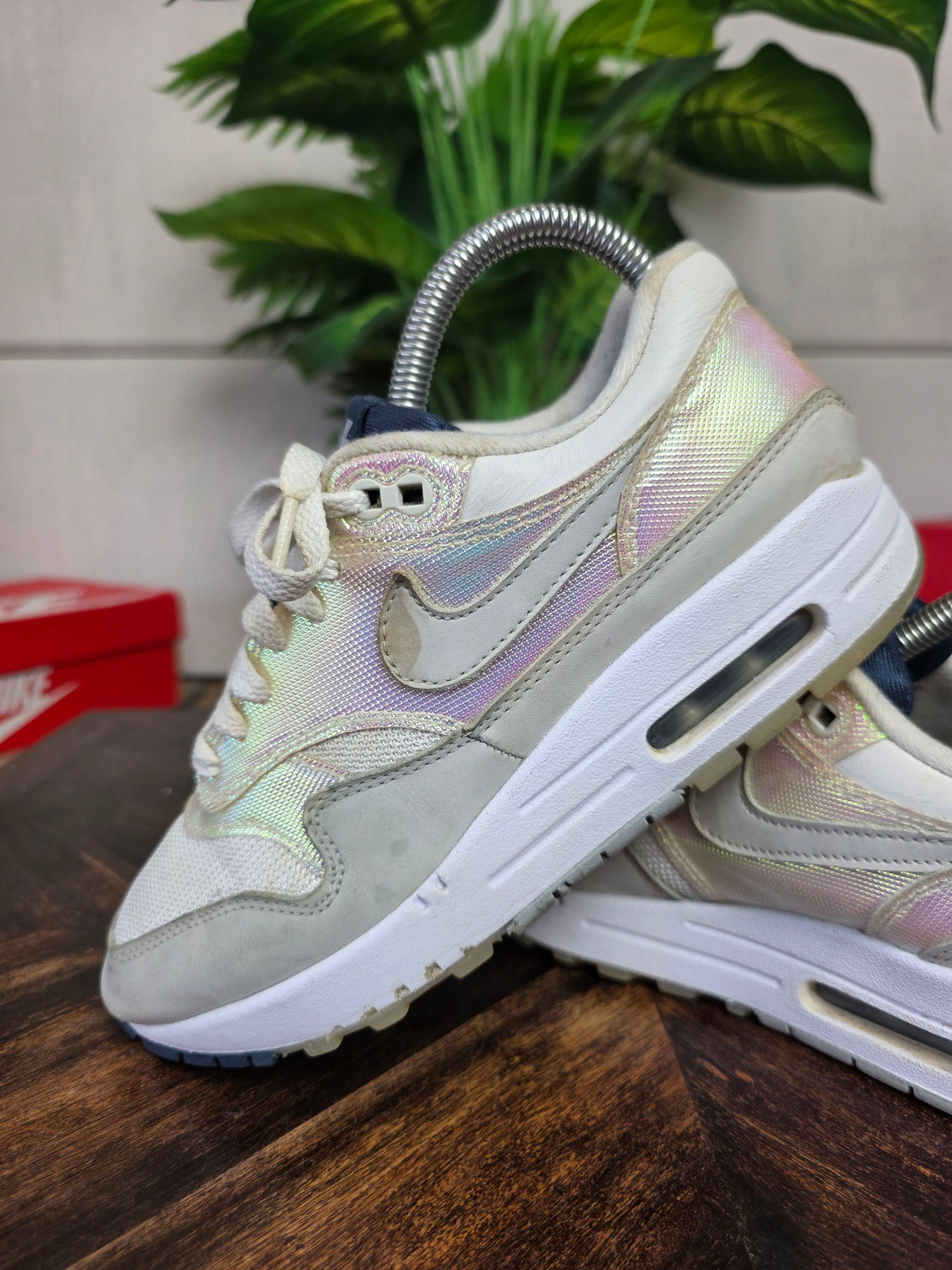 Nike Air Max 1 La Ville Lumière maat 37,5