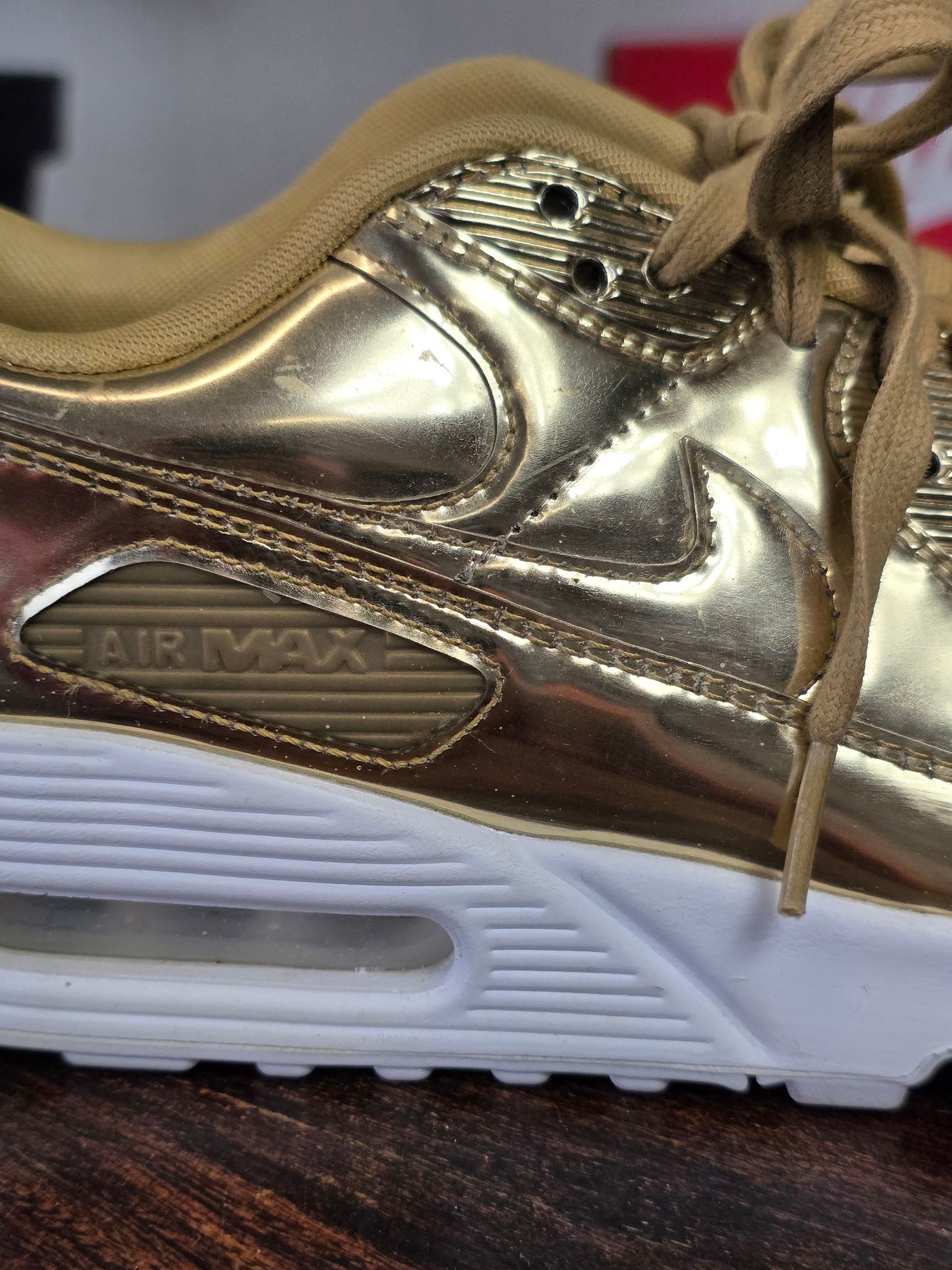 Nike Air Max 90 Metallic Gold maat 44