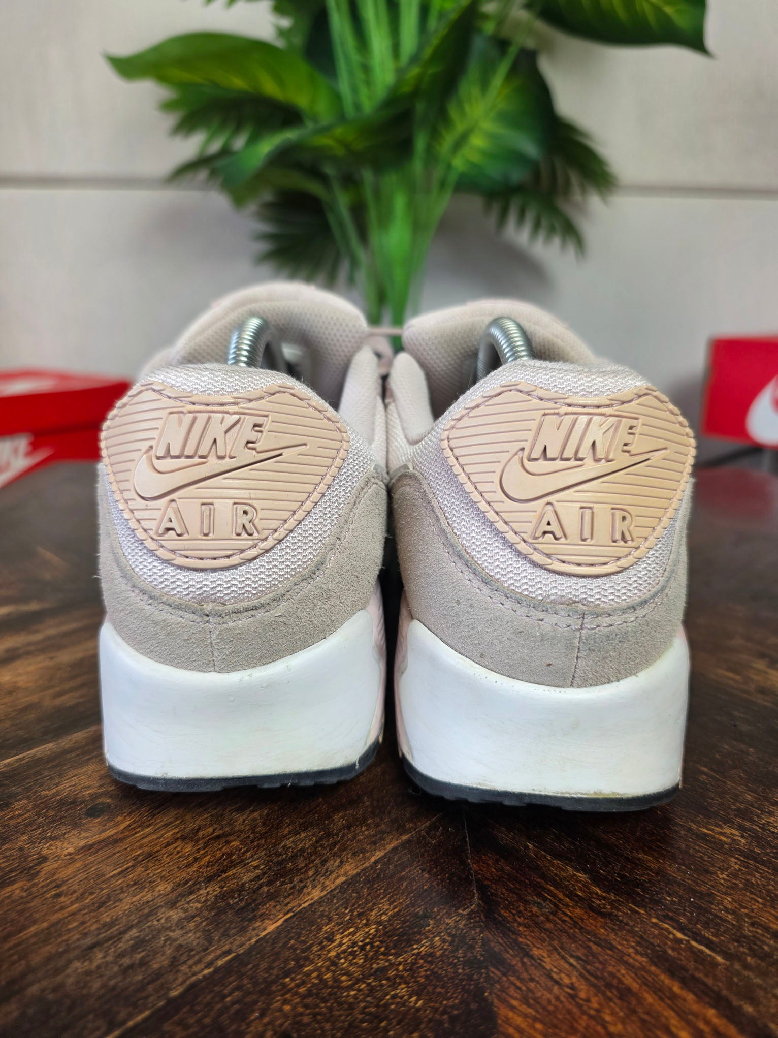 Nike Air Max 90 Barely Rose maat 42