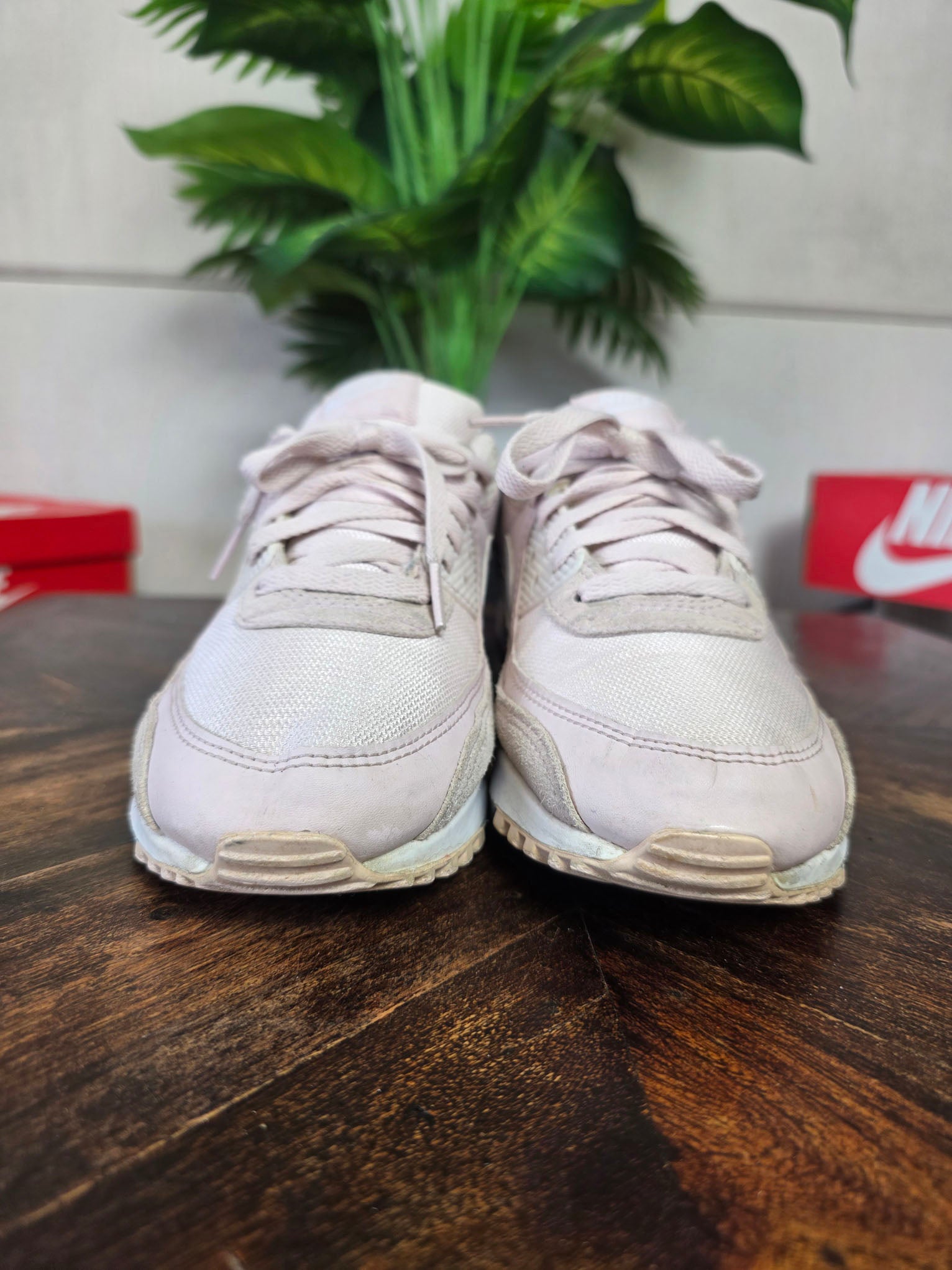 Nike Air Max 90 Barely Rose maat 42