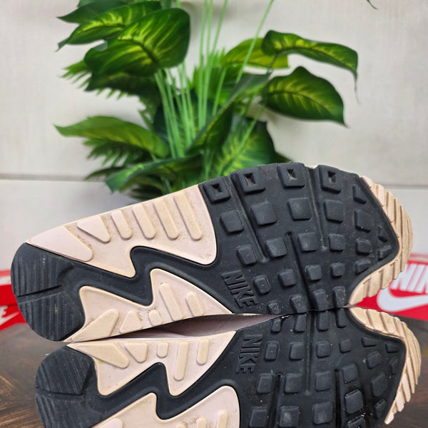 Nike Air Max 90 Barely Rose maat 42