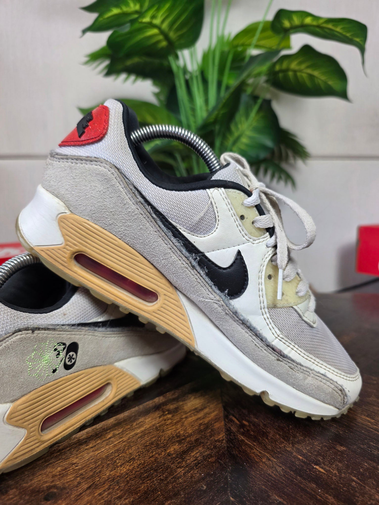 Nike Air Max 90 SE Swoosh Fiber White maat 42,5