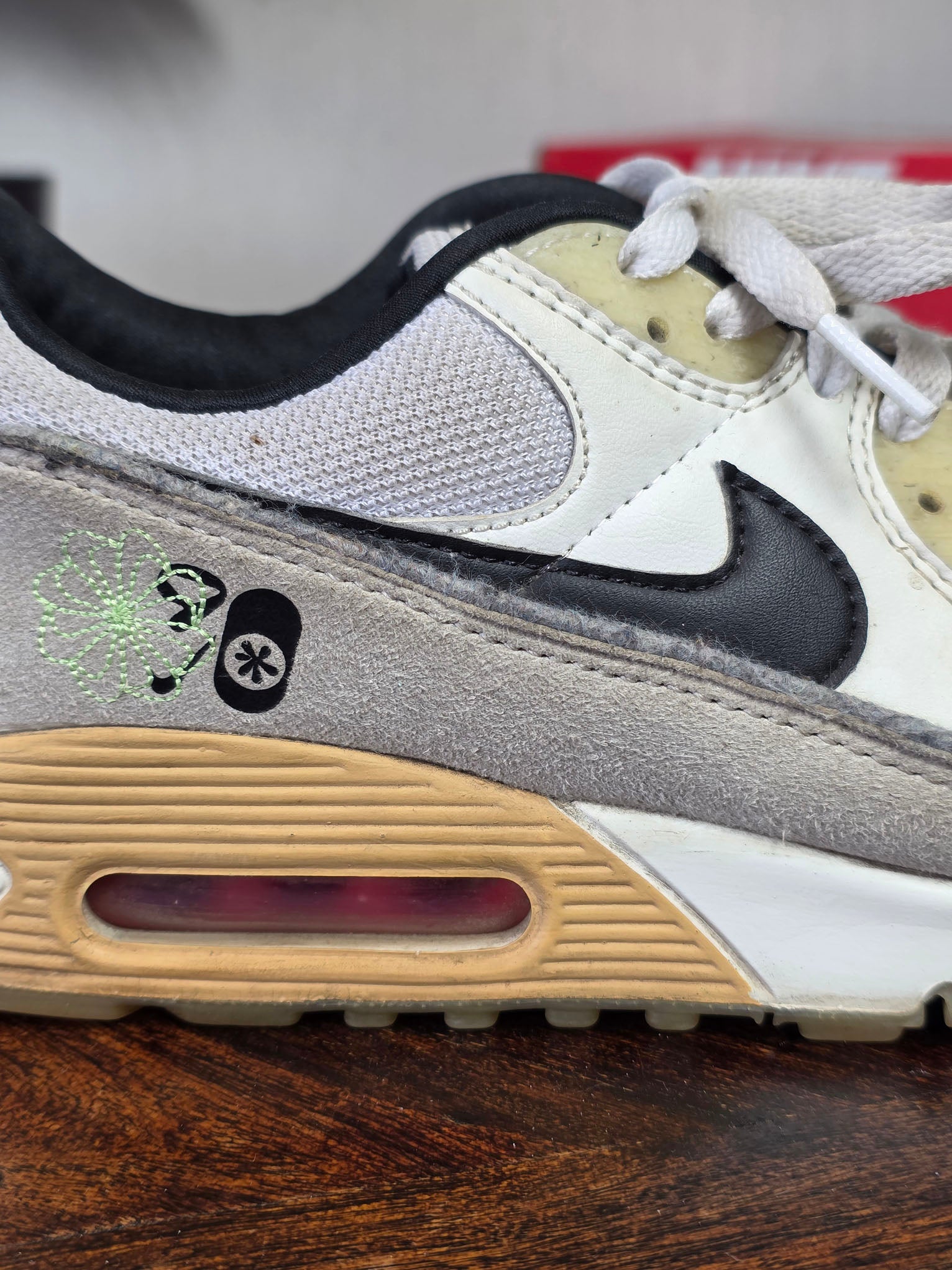 Nike Air Max 90 SE Swoosh Fiber White maat 42,5