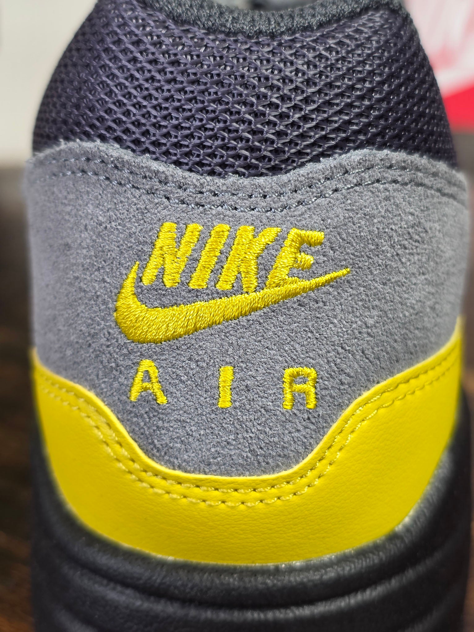 Nike Air Max 1 Essential Batman maat 43
