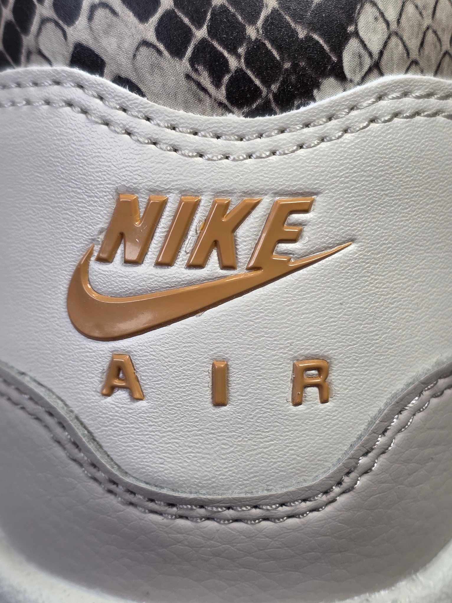 Nike Air Max 1 '87 Snakeskin maat 43