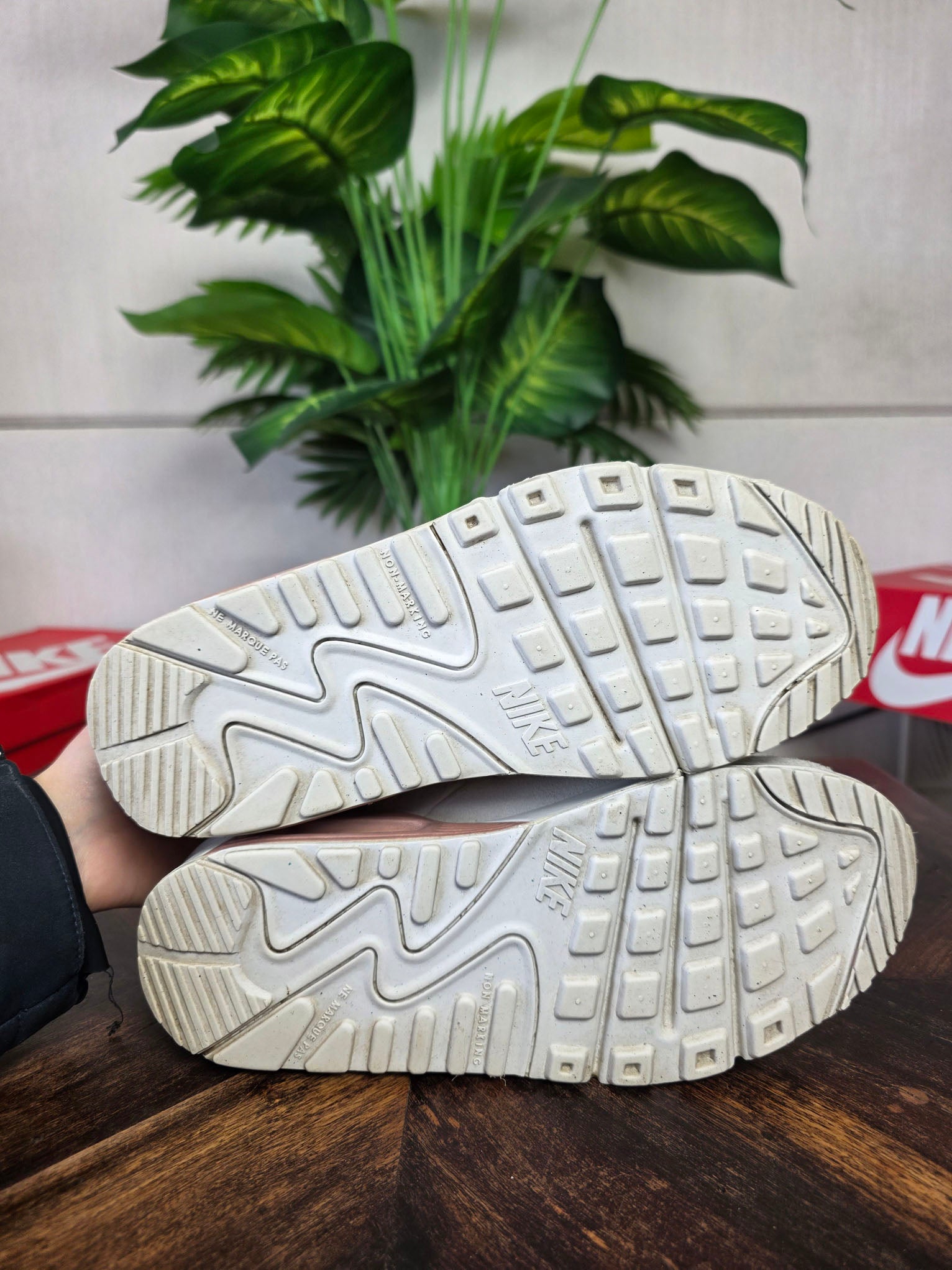 Nike Air Max 90 LTR GS White Rose Gold Beige maat 38,5