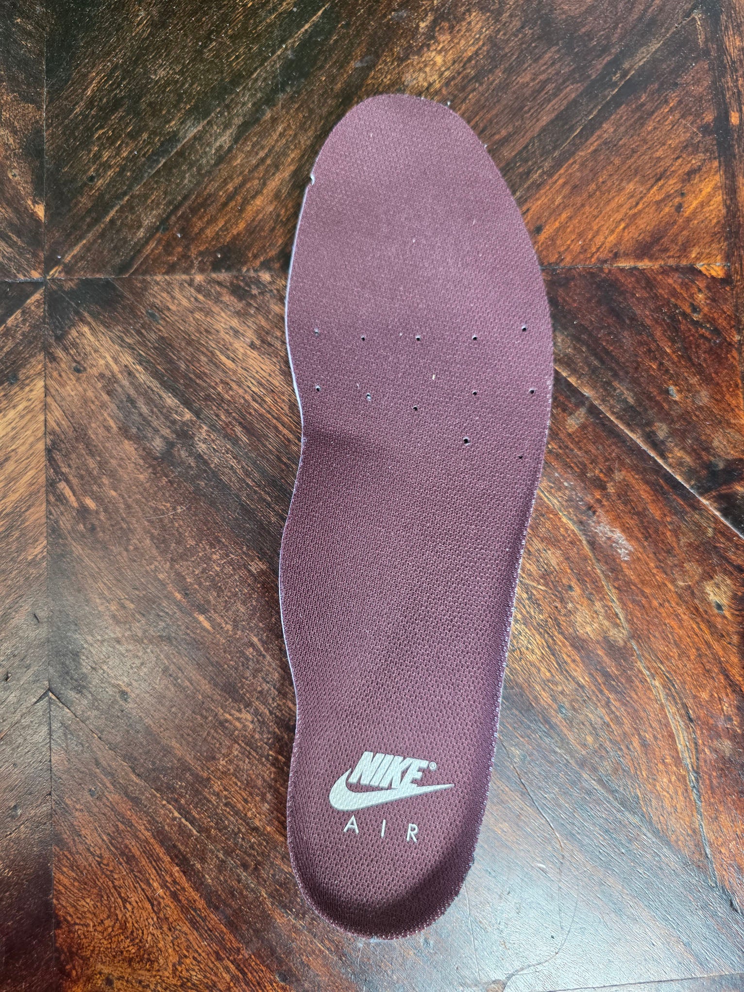 Nike Air Max 1 Burgundy Crush maat 44