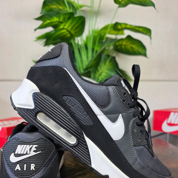 Nike Air Max 90 Essential Black White maat 46