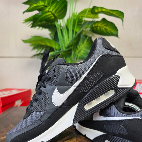 Nike Air Max 90 Essential Black White maat 46