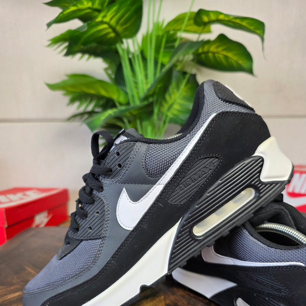 Nike Air Max 90 Essential Black White maat 46