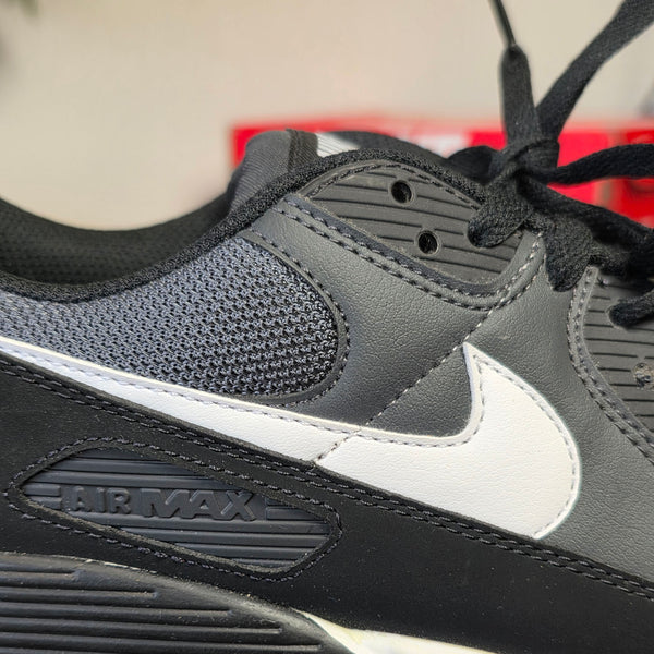 Nike Air Max 90 Essential Black White maat 46