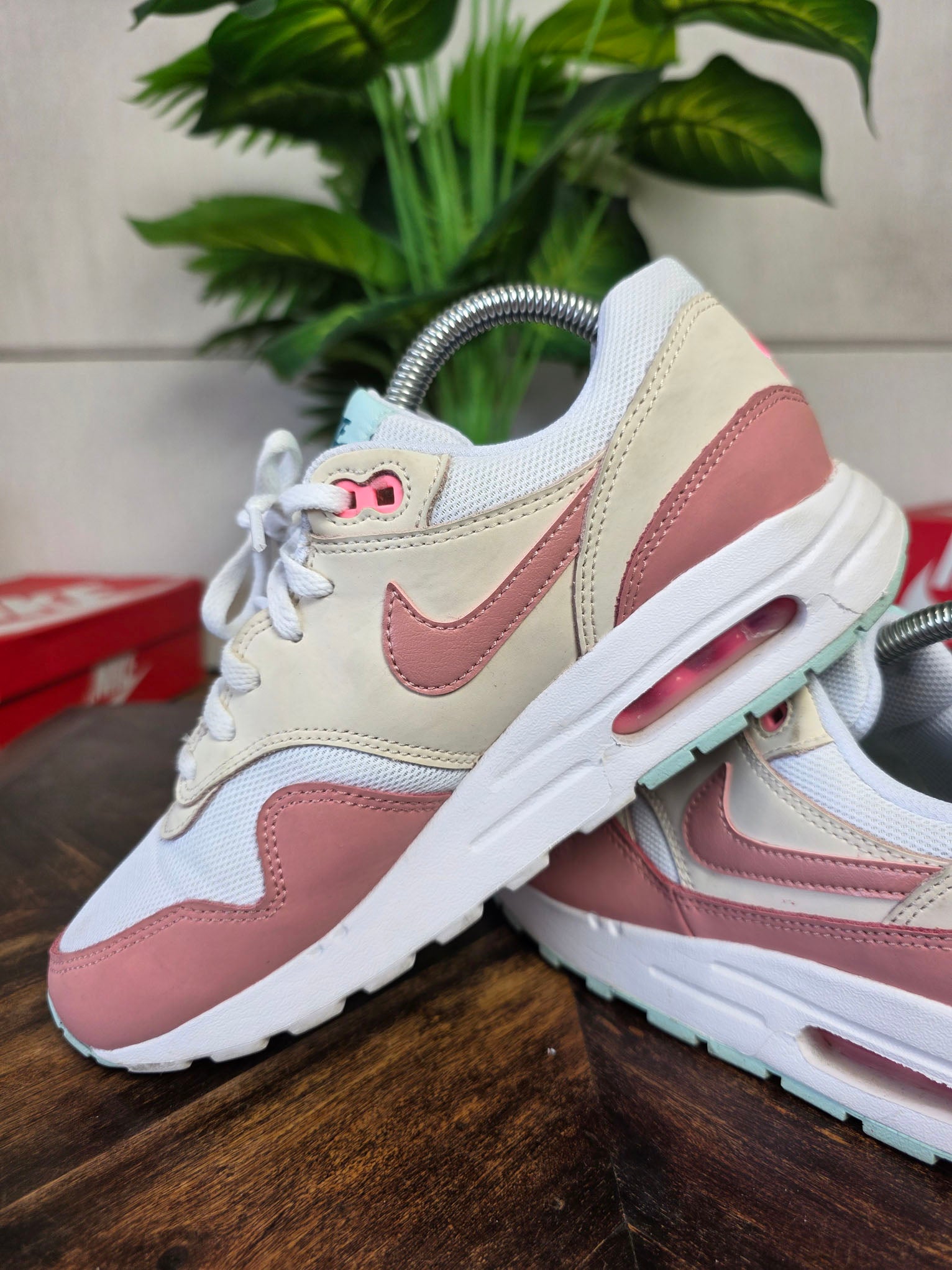 NIke Air Max 1 GS Red Stardust Guava Ice maat 39