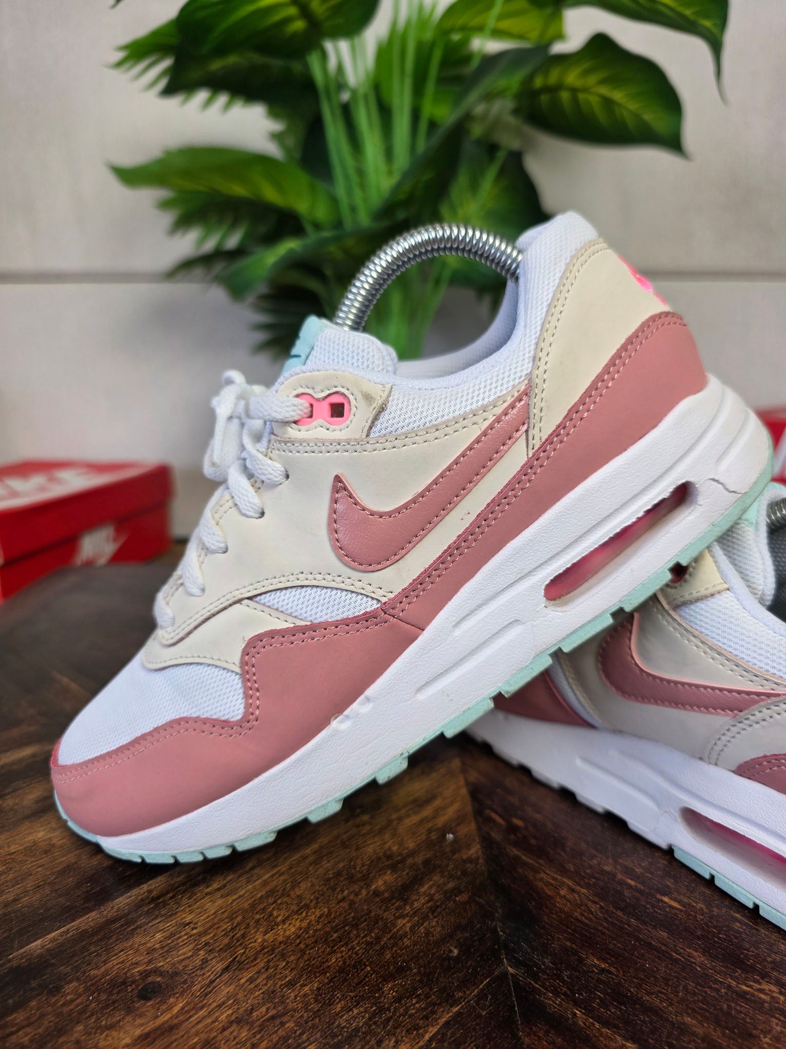 NIke Air Max 1 GS Red Stardust Guava Ice maat 39