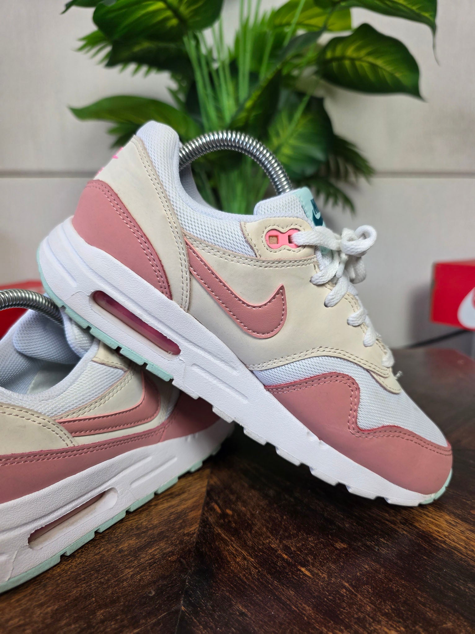 NIke Air Max 1 GS Red Stardust Guava Ice maat 39