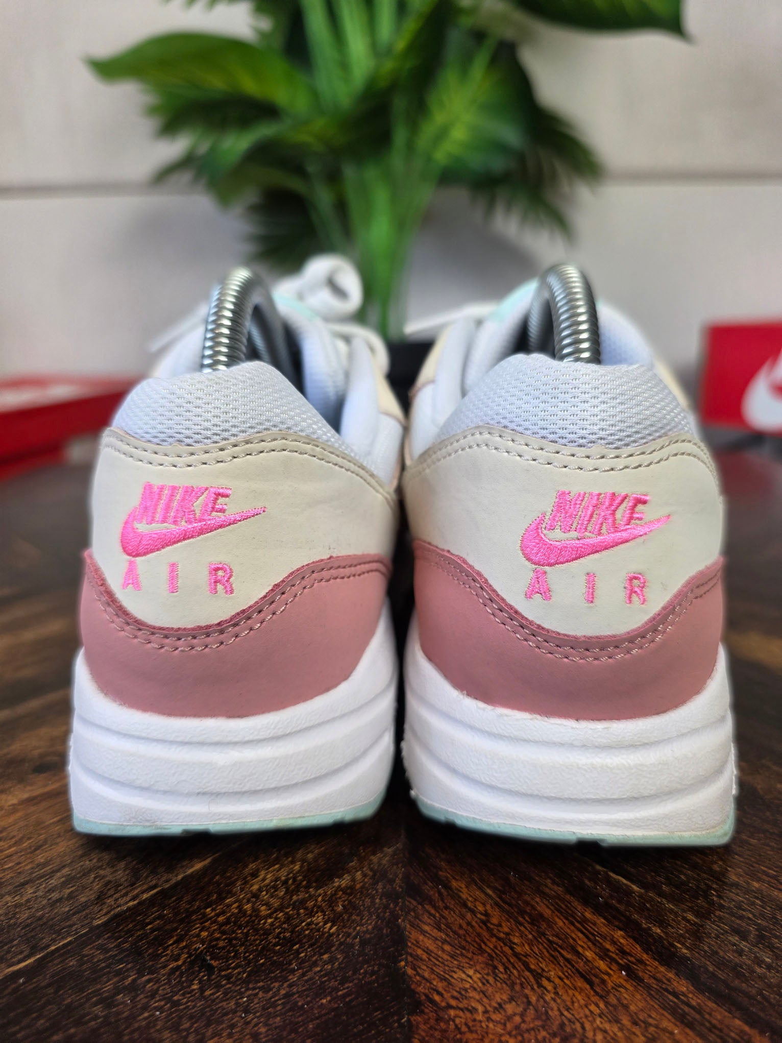 NIke Air Max 1 GS Red Stardust Guava Ice maat 39