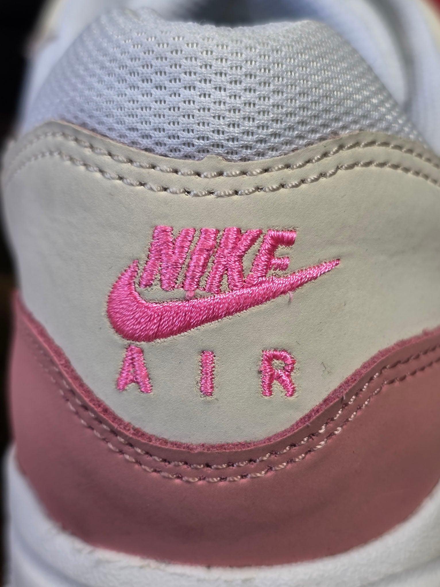 NIke Air Max 1 GS Red Stardust Guava Ice maat 39