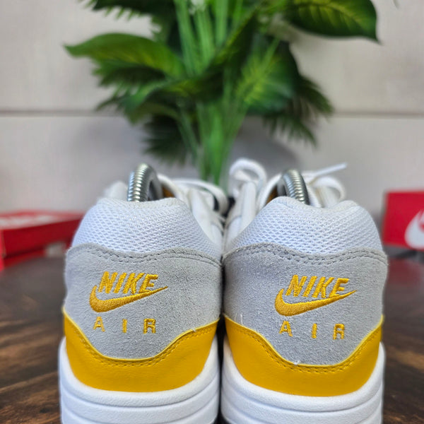 Nike Air Max 1 Essential University Gold maat 42