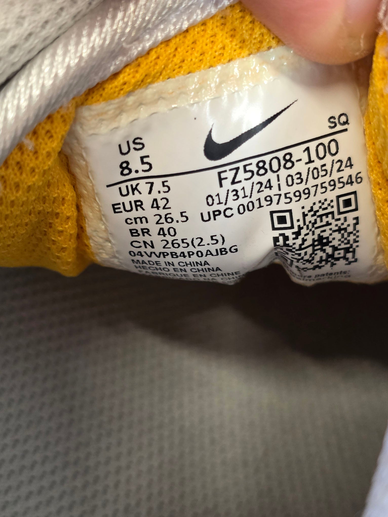 Nike Air Max 1 Essential University Gold maat 42