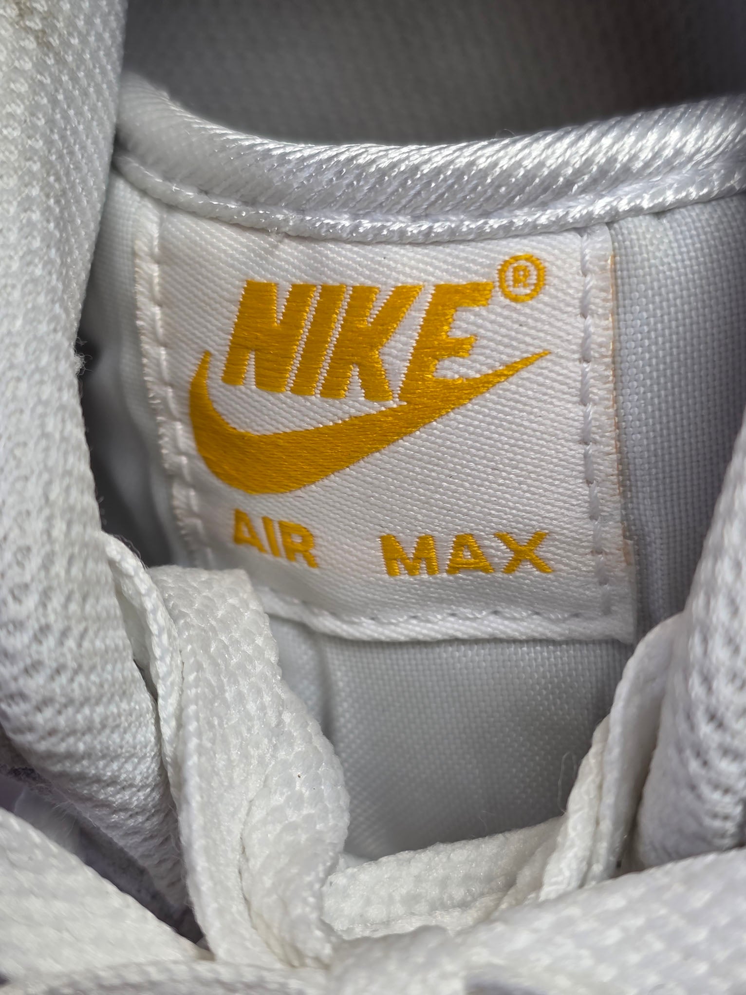 Nike Air Max 1 Essential University Gold maat 42