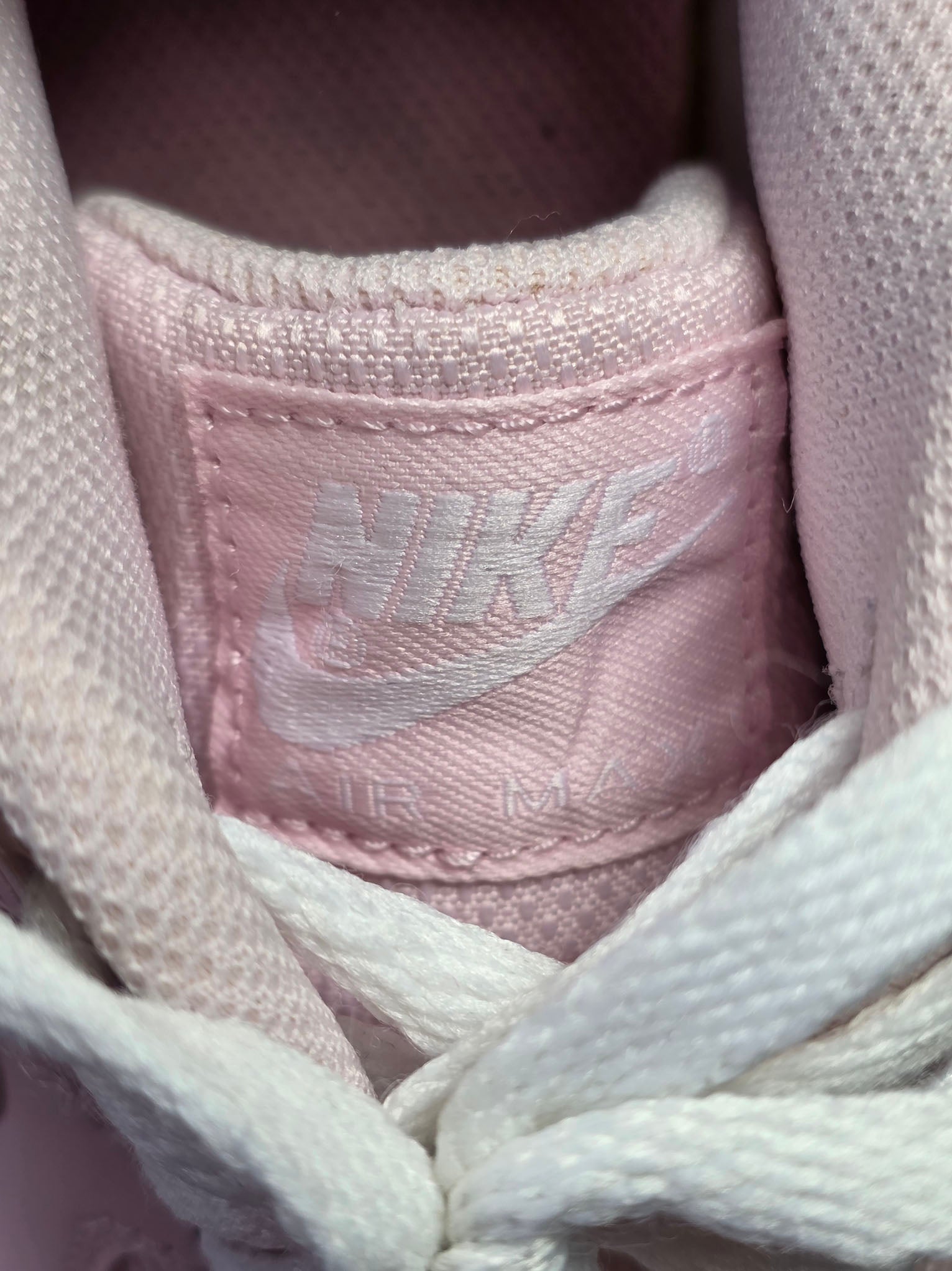 Nike Air Max 90 GS Pink Foam maat 39