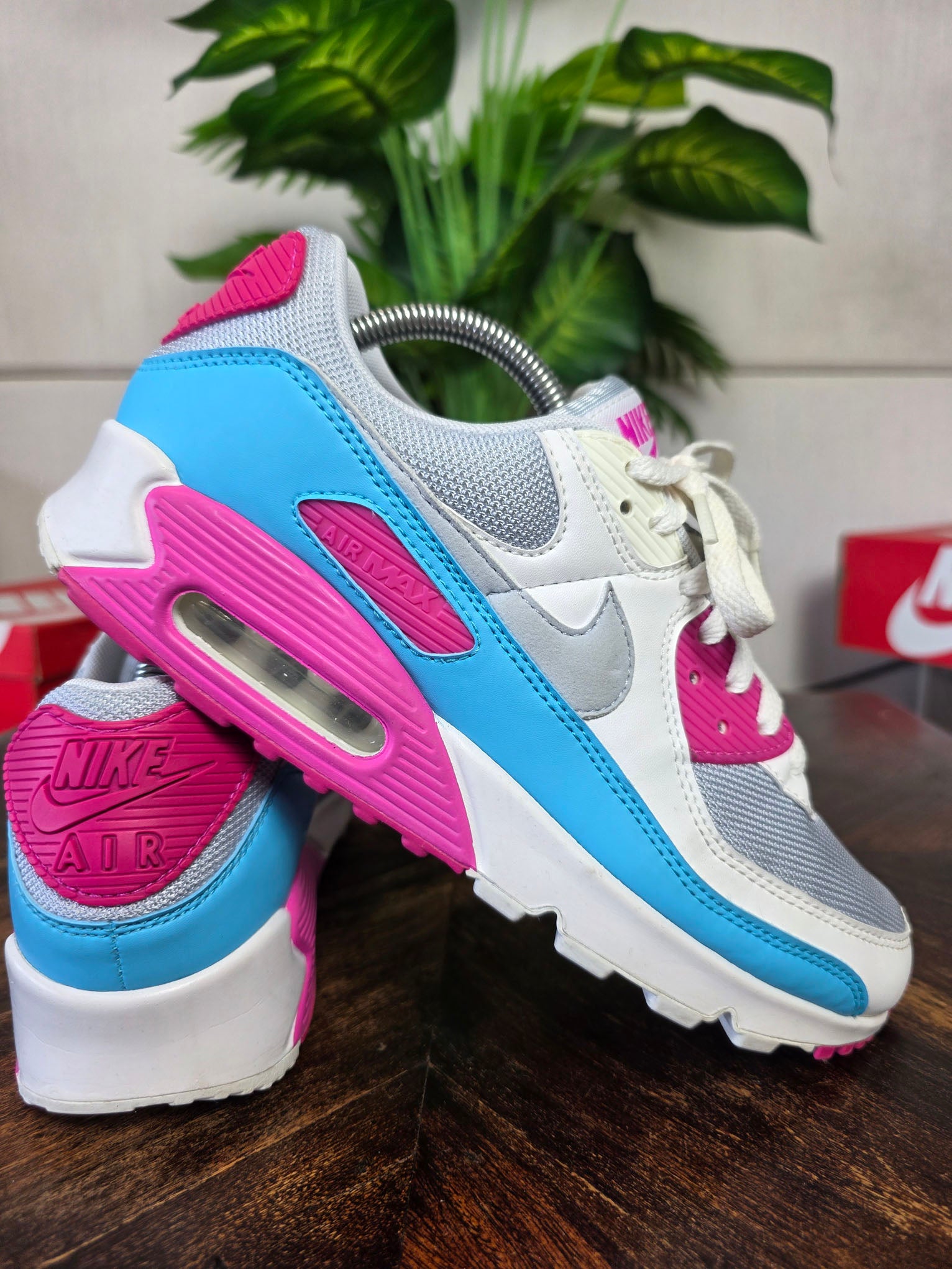 Nike Air Max 90 Vivid Pink maat 42,5