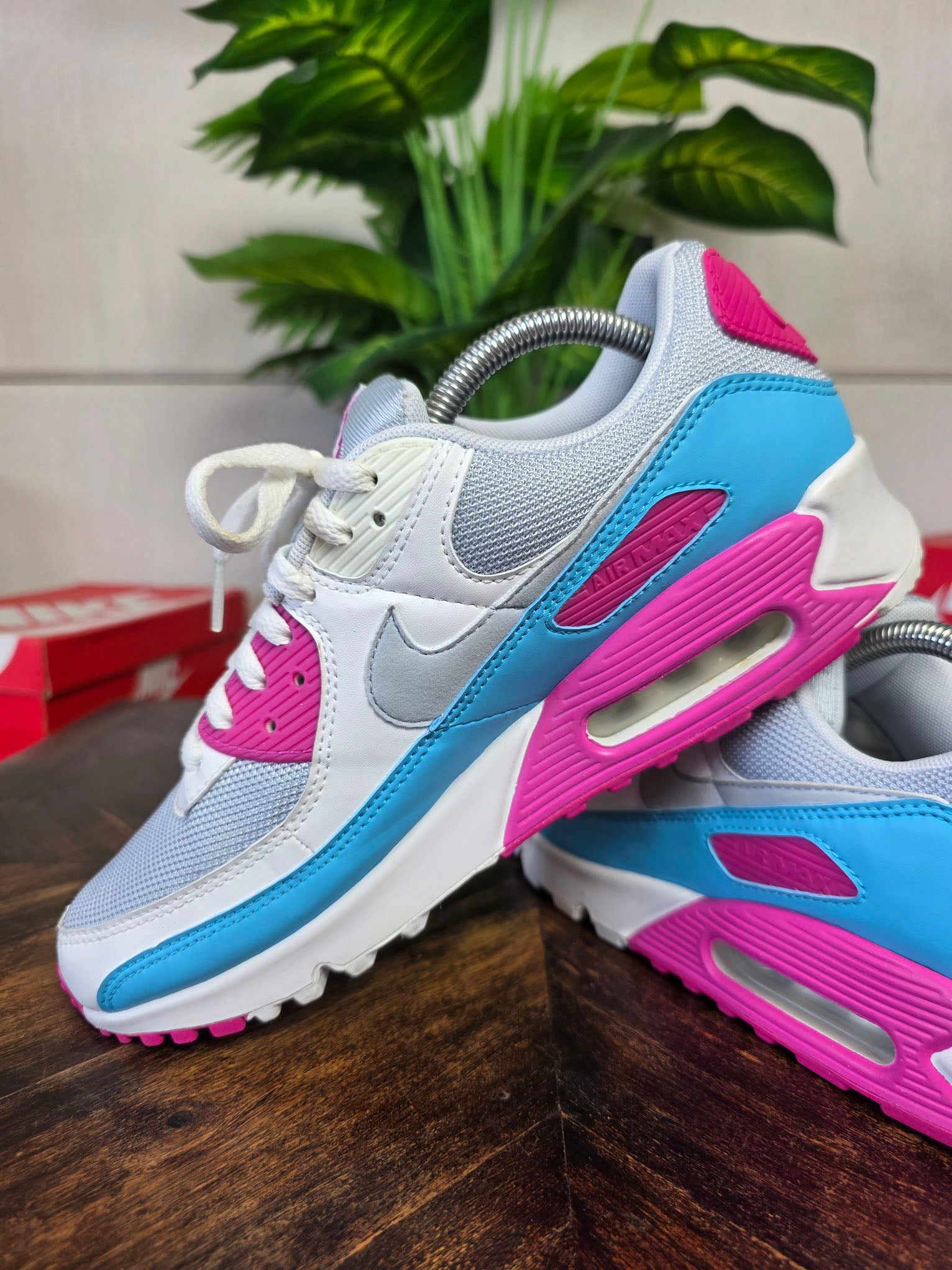Nike Air Max 90 Vivid Pink maat 42,5