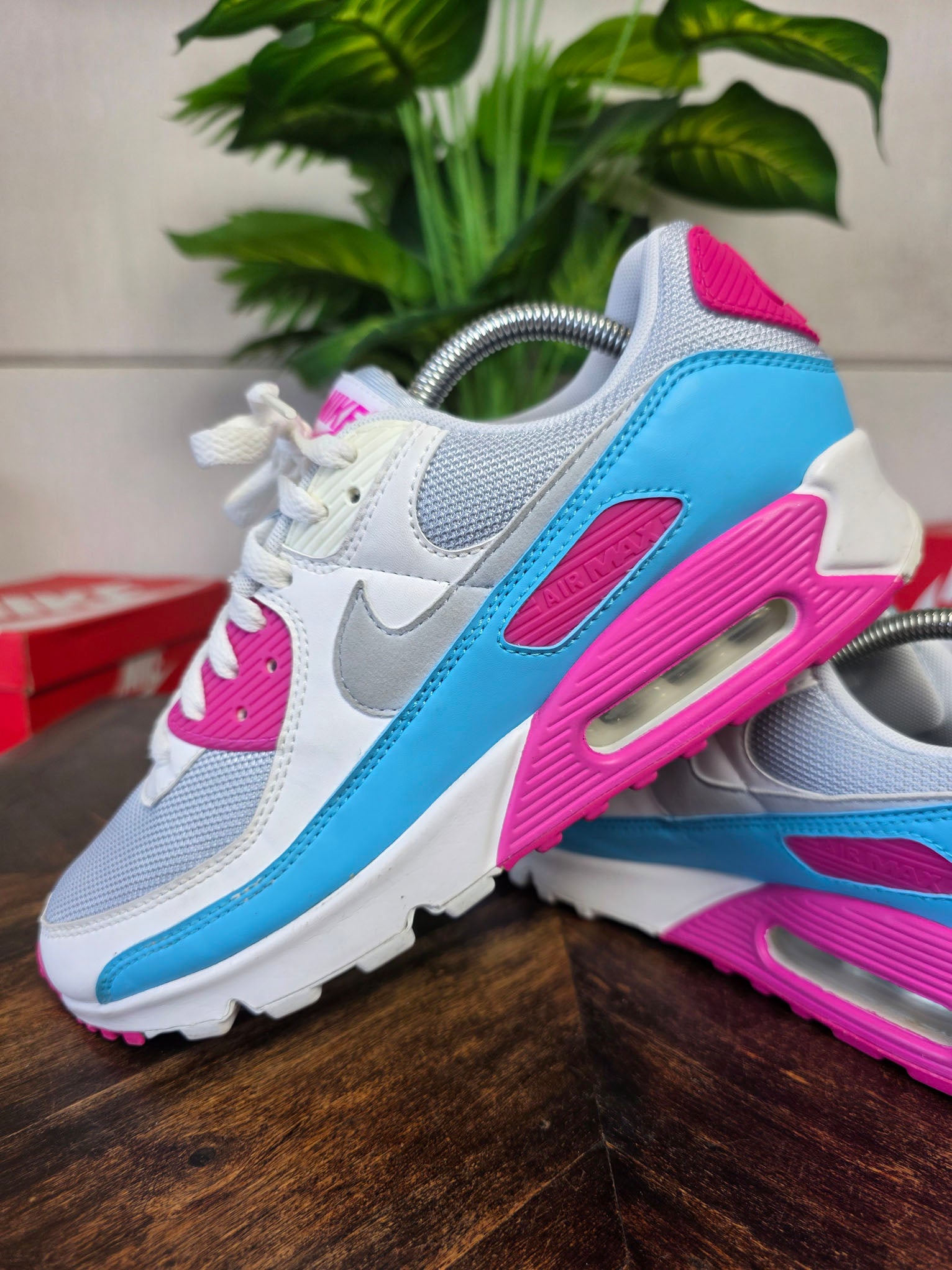 Nike Air Max 90 Vivid Pink maat 42,5