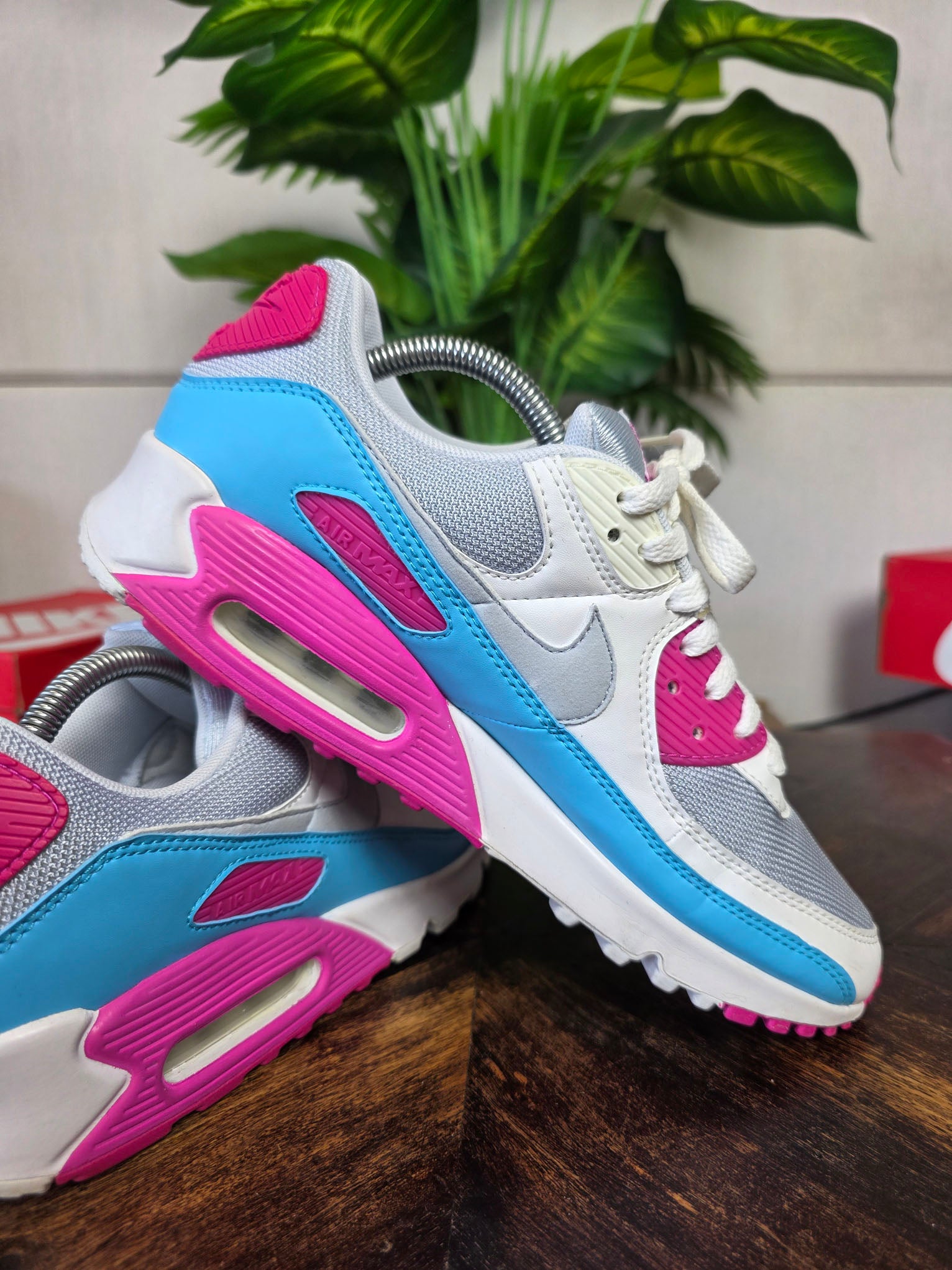 Nike Air Max 90 Vivid Pink maat 42,5