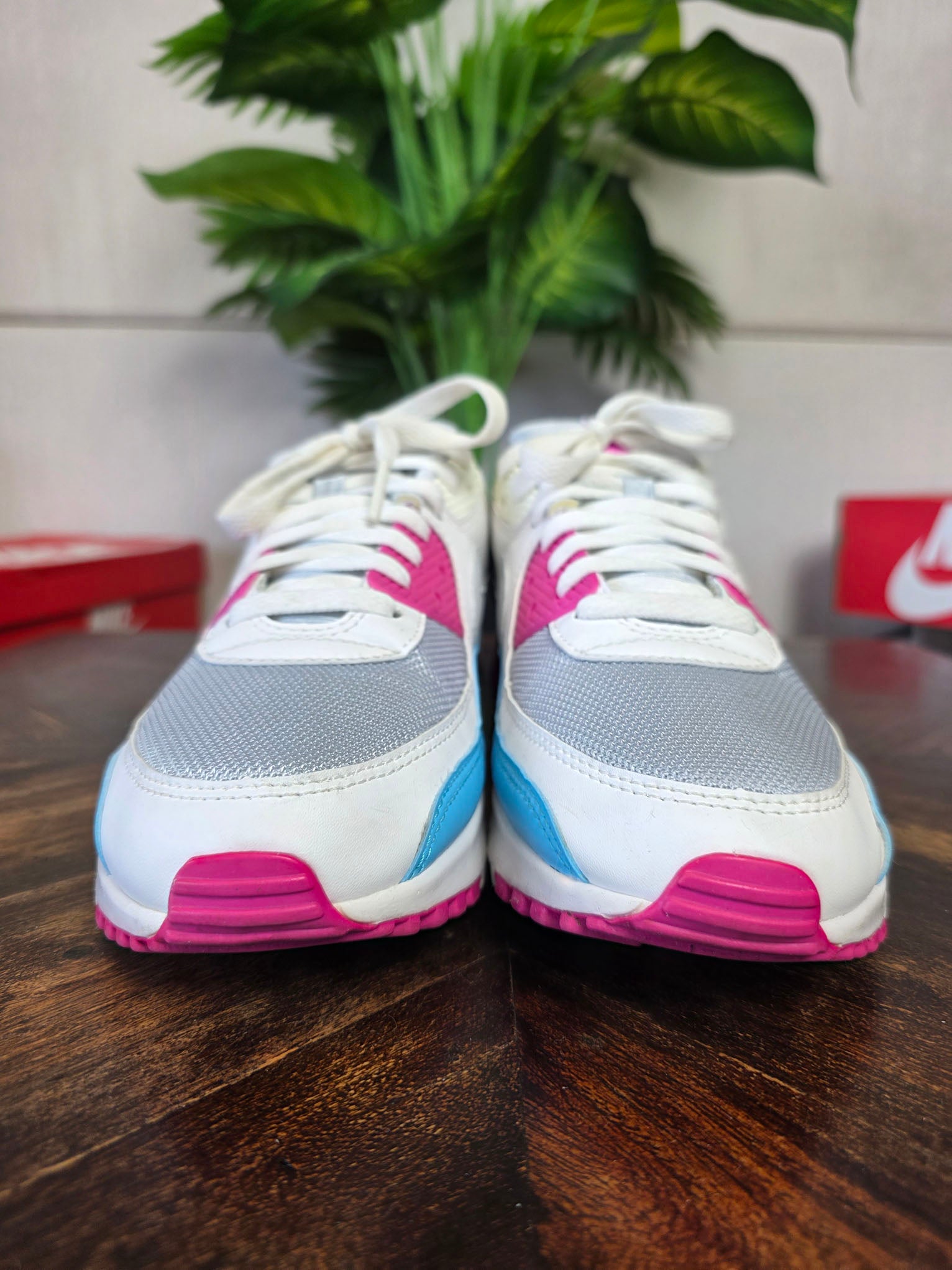 Nike Air Max 90 Vivid Pink maat 42,5