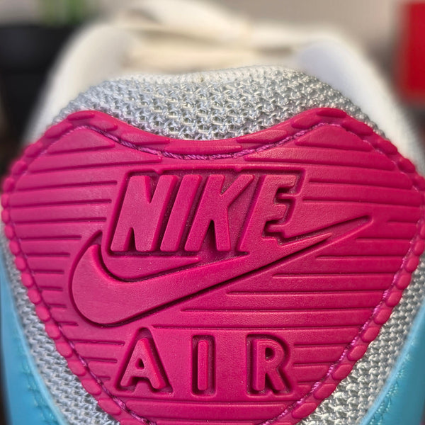 Nike Air Max 90 Vivid Pink maat 42,5