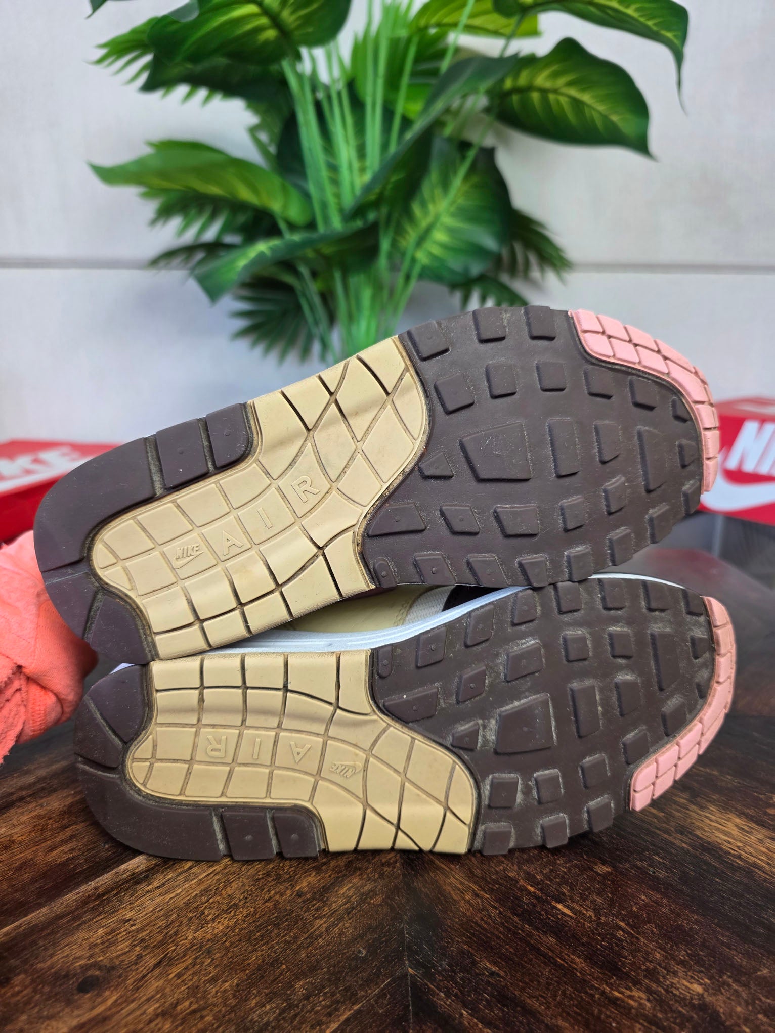 Nike Air Max 1 Valentine's Day maat 38