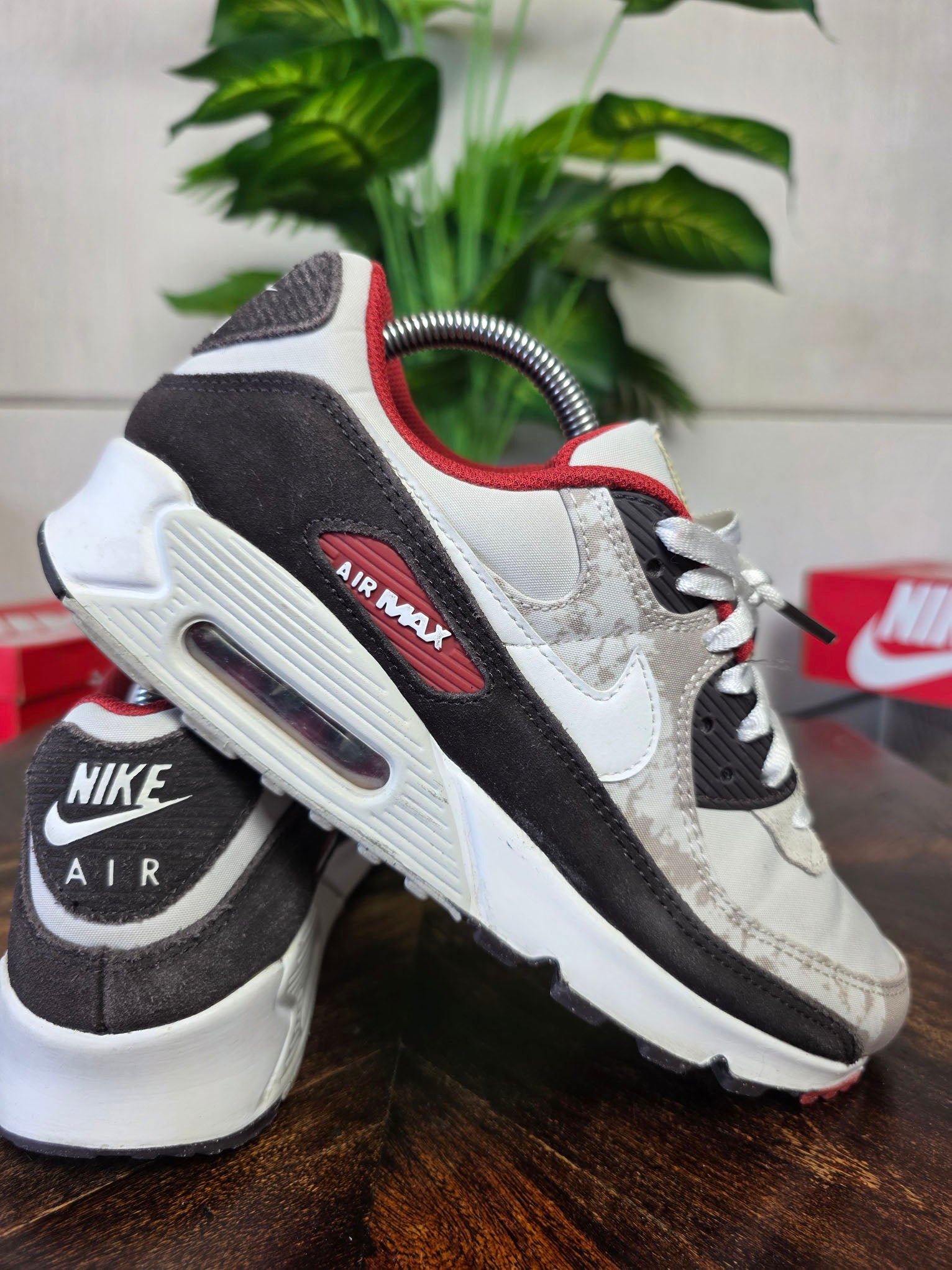 Nike Air Max 90 SE Social FC maat 41