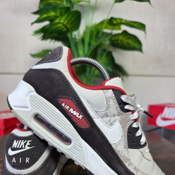 Nike Air Max 90 SE Social FC maat 41