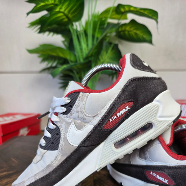 Nike Air Max 90 SE Social FC maat 41