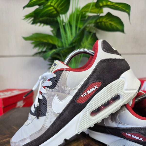 Nike Air Max 90 SE Social FC maat 41
