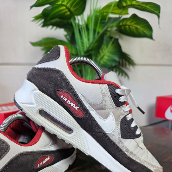 Nike Air Max 90 SE Social FC maat 41