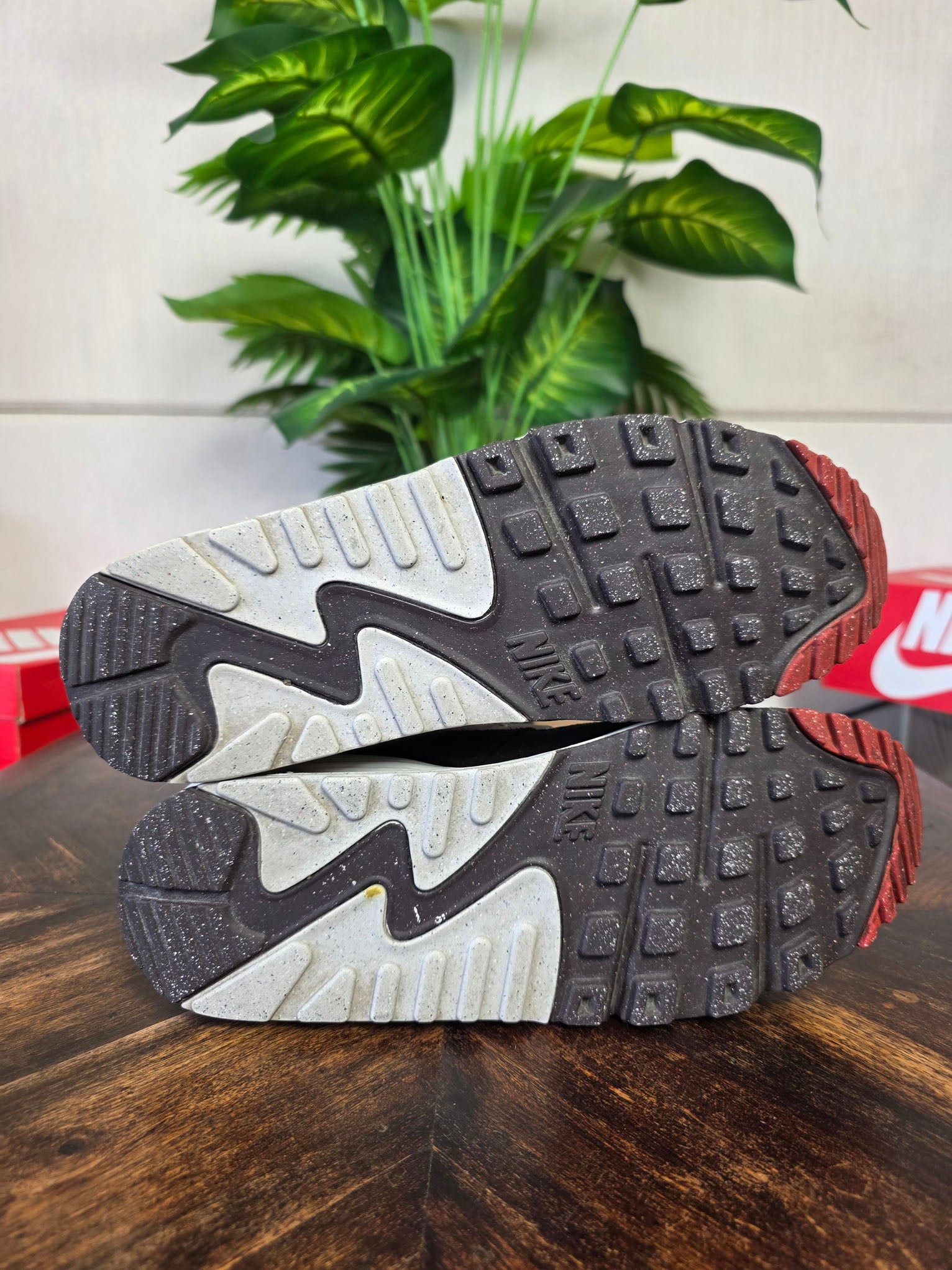 Nike Air Max 90 SE Social FC maat 41