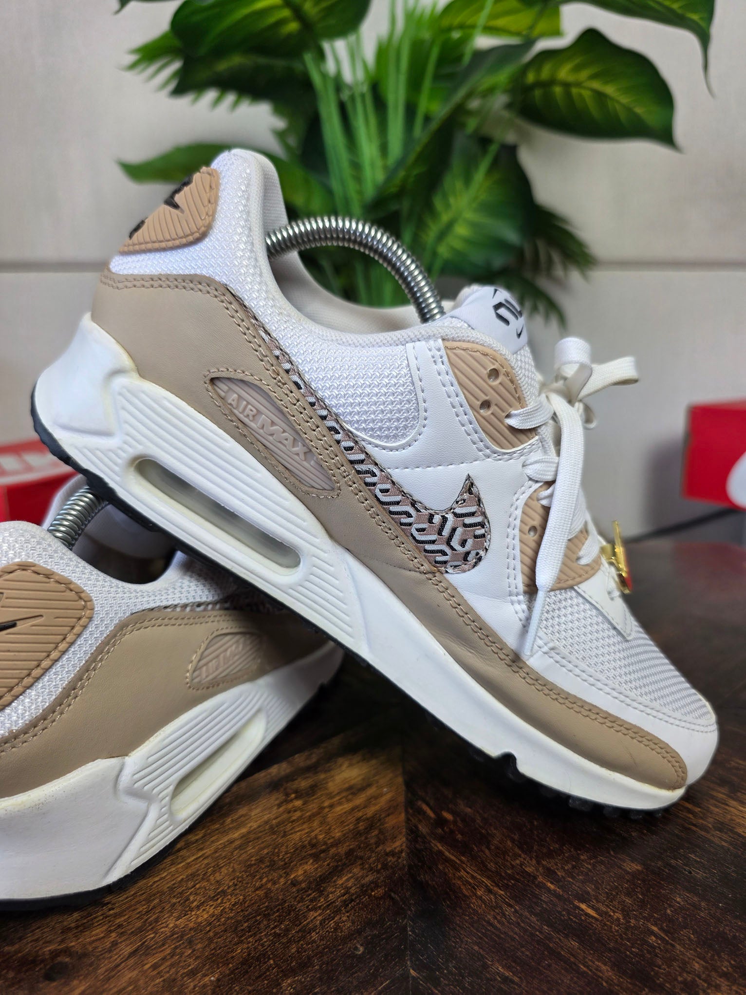 Nike Air Max 90 'United in Victory' maat 42