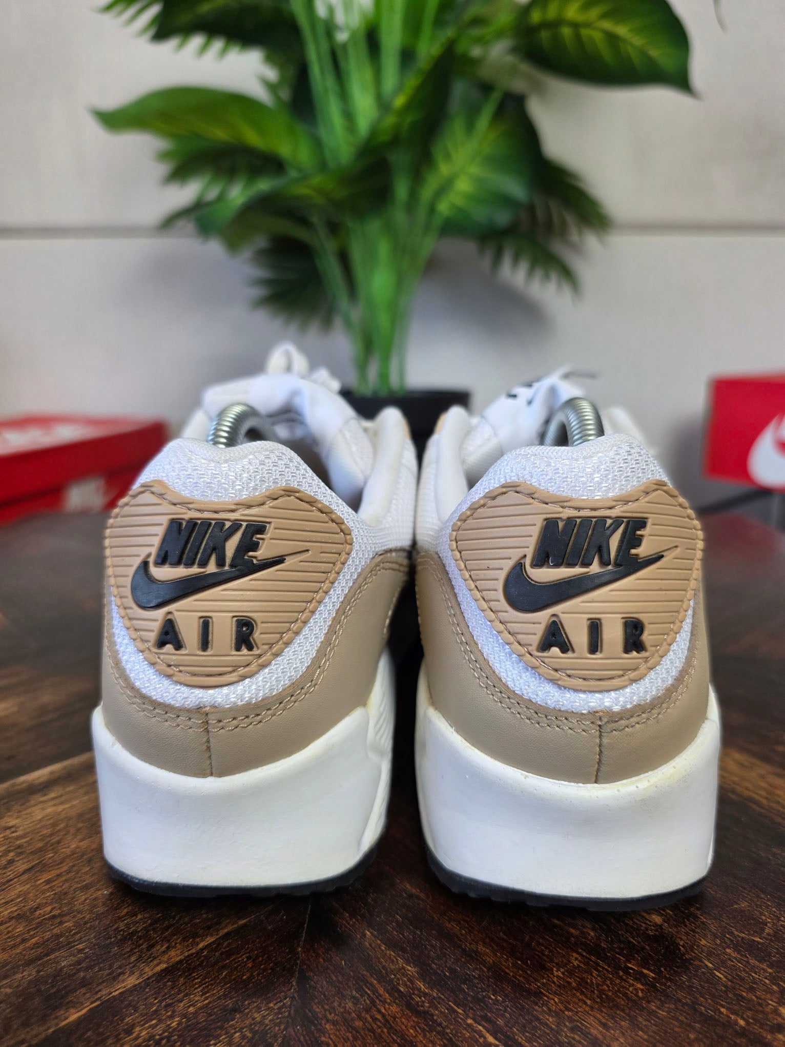 Nike Air Max 90 'United in Victory' maat 42