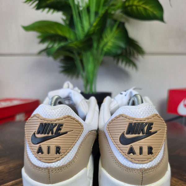 Nike Air Max 90 'United in Victory' maat 42