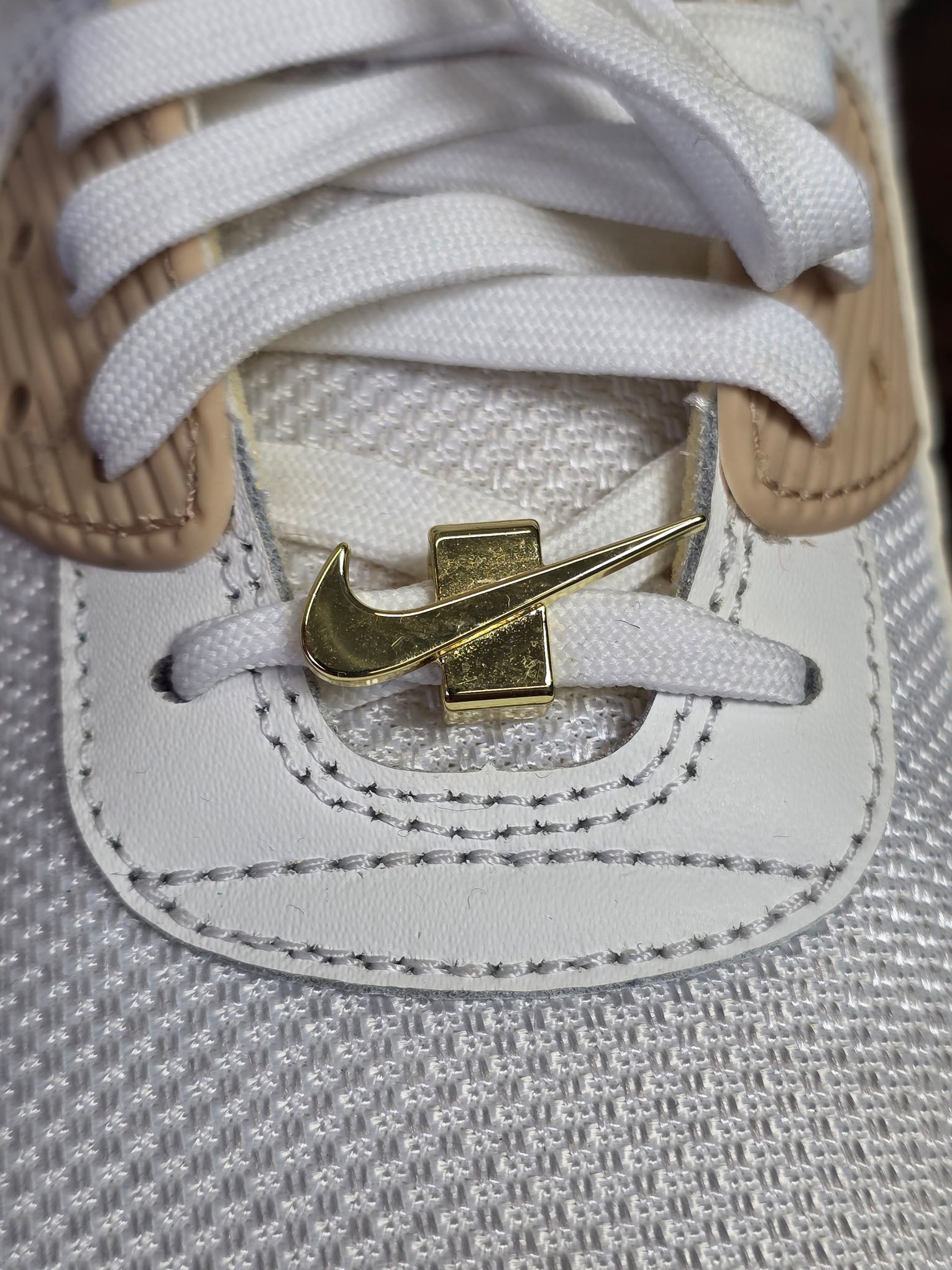 Nike Air Max 90 'United in Victory' maat 42