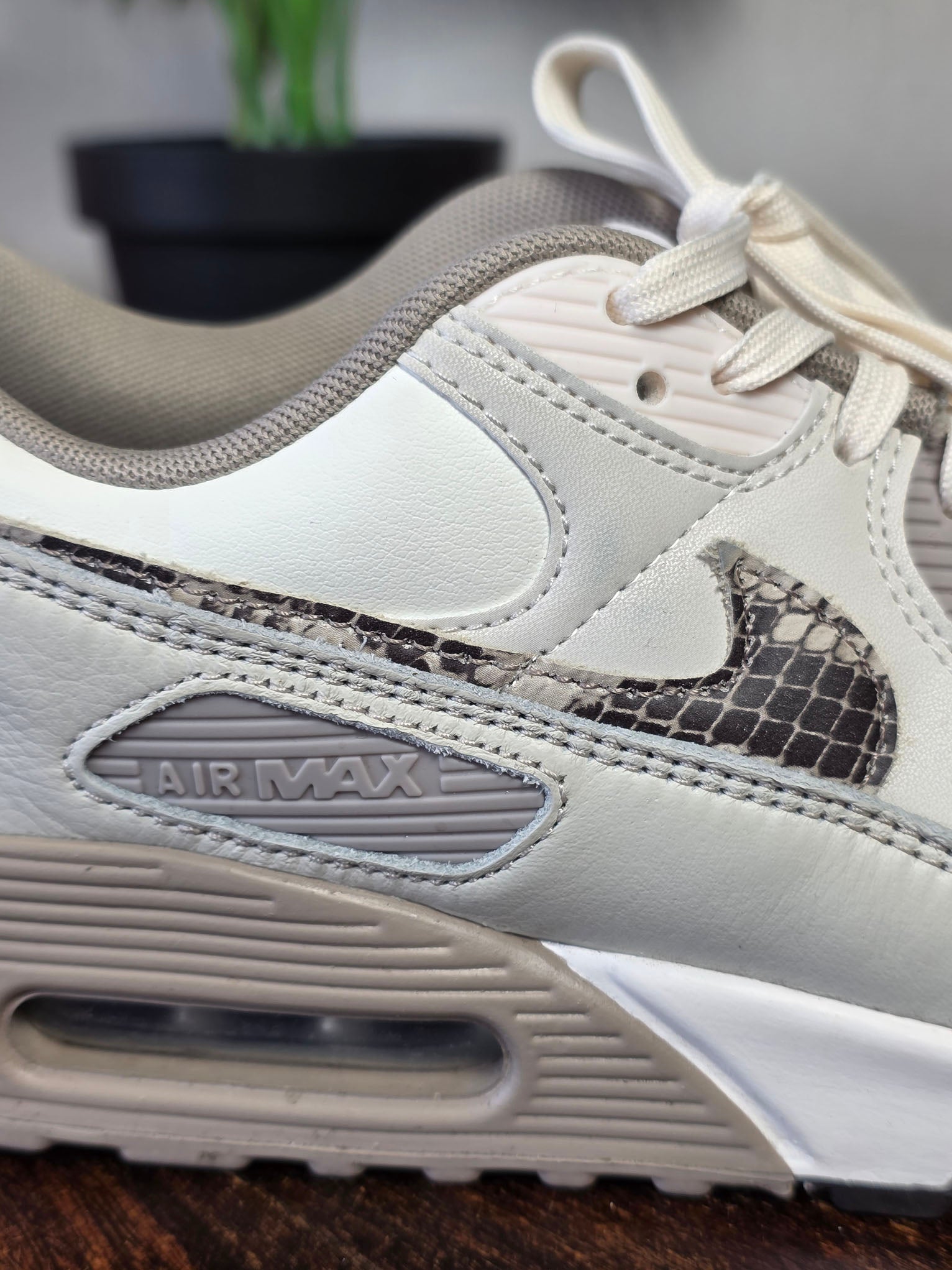 Nike Air Max 90 Light Pink Snakeskin maat 42,5