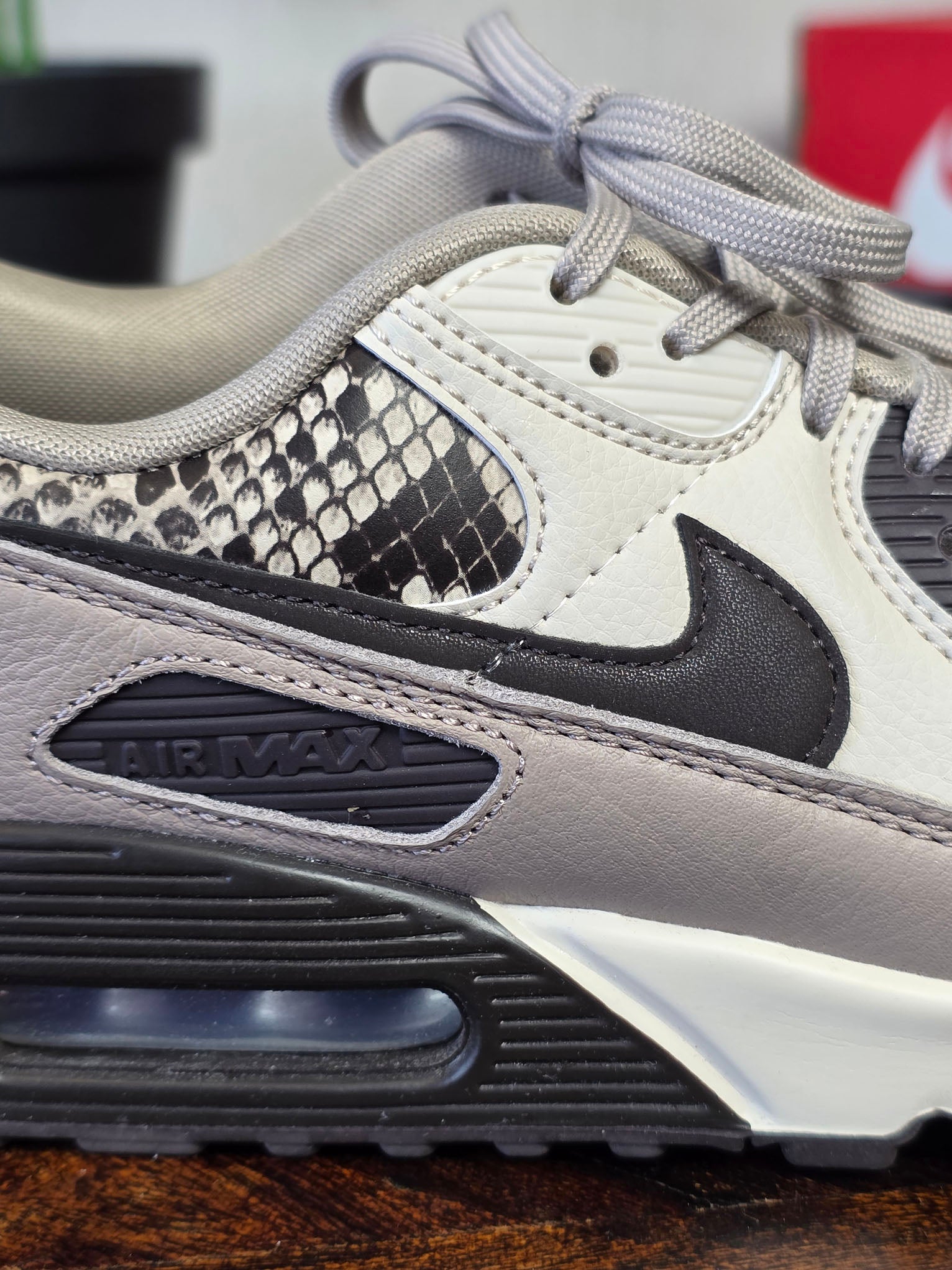 Nike Air Max 90 SE Snakeskin maat 40