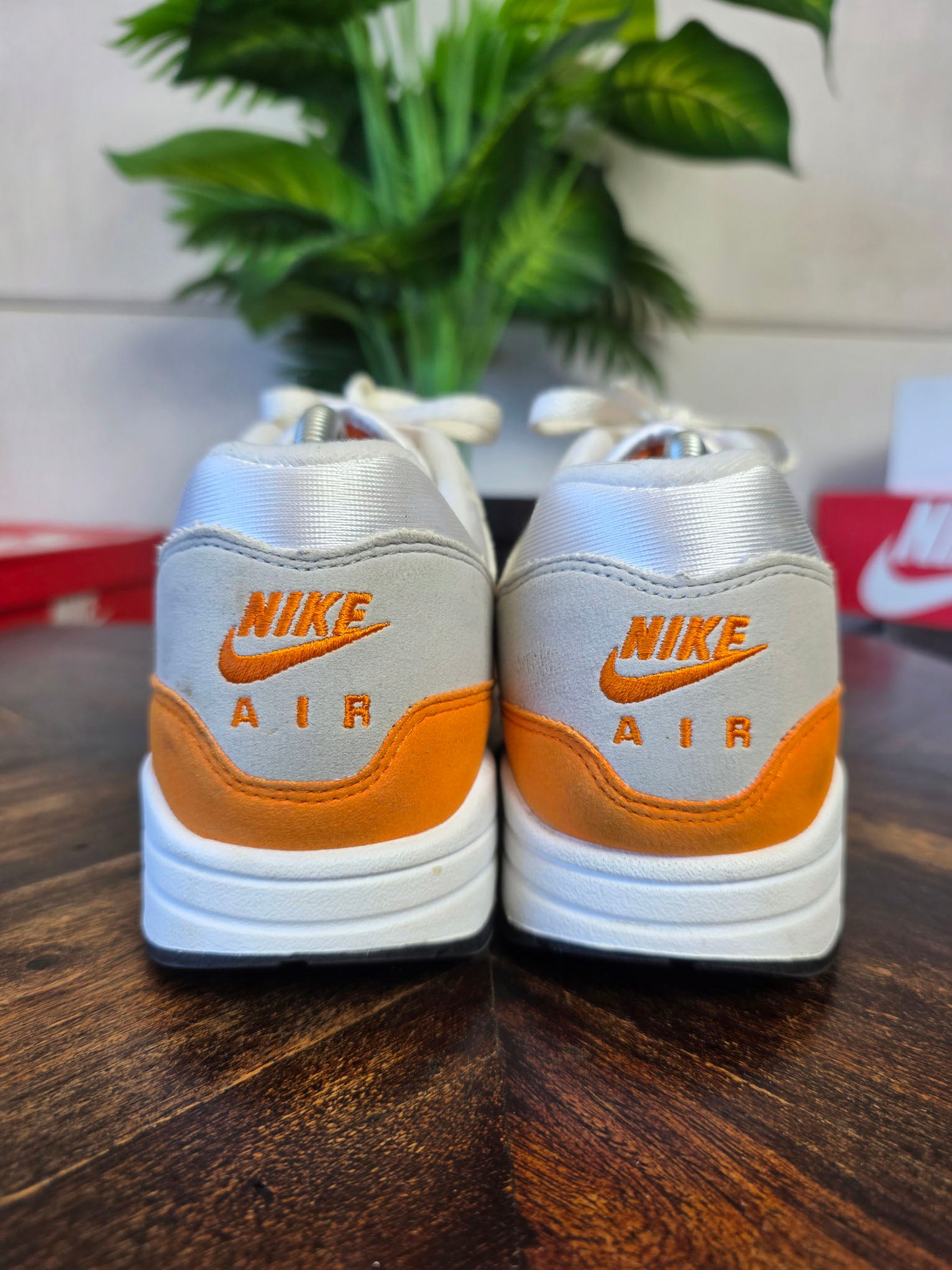 Nike Air Max 1 Anniversary Orange maat 42,5