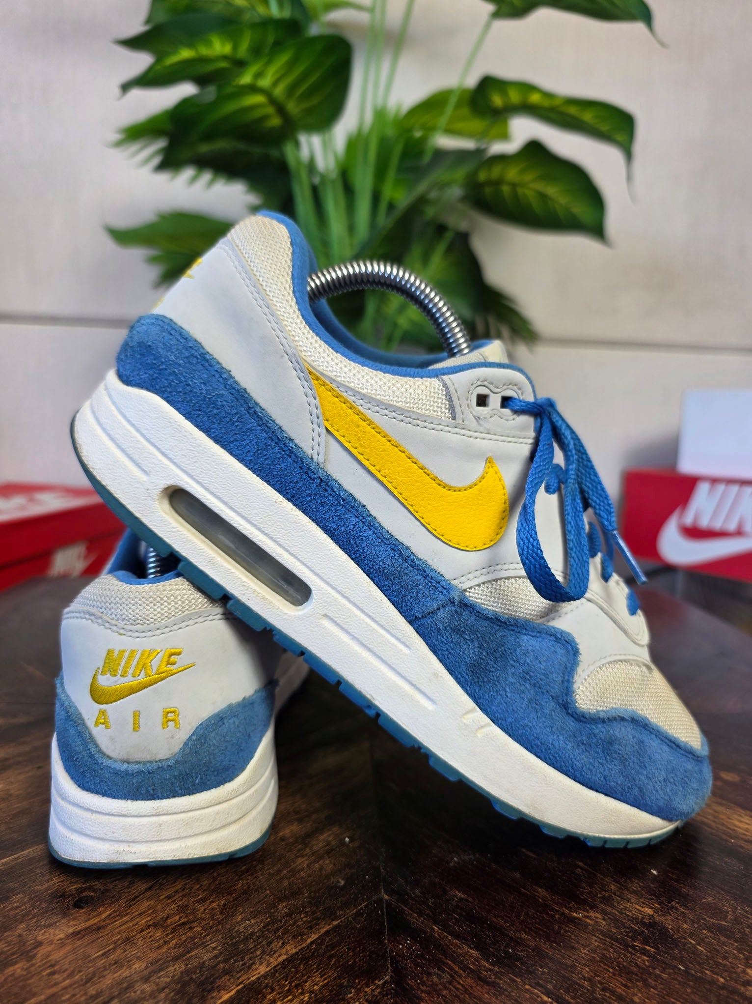 Nike Air Max 1 Signal Blue maat 42,5