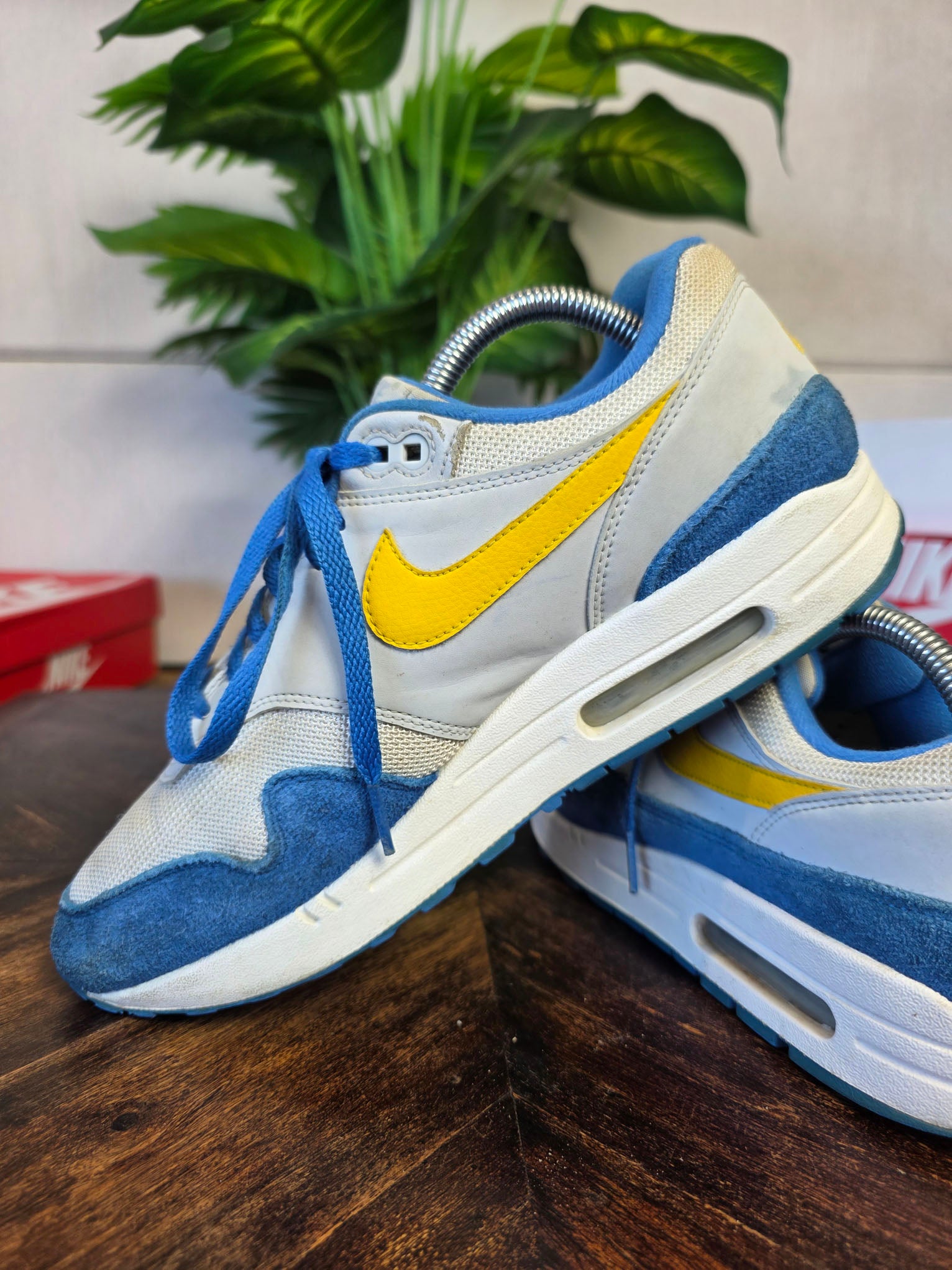 Nike Air Max 1 Signal Blue maat 42,5