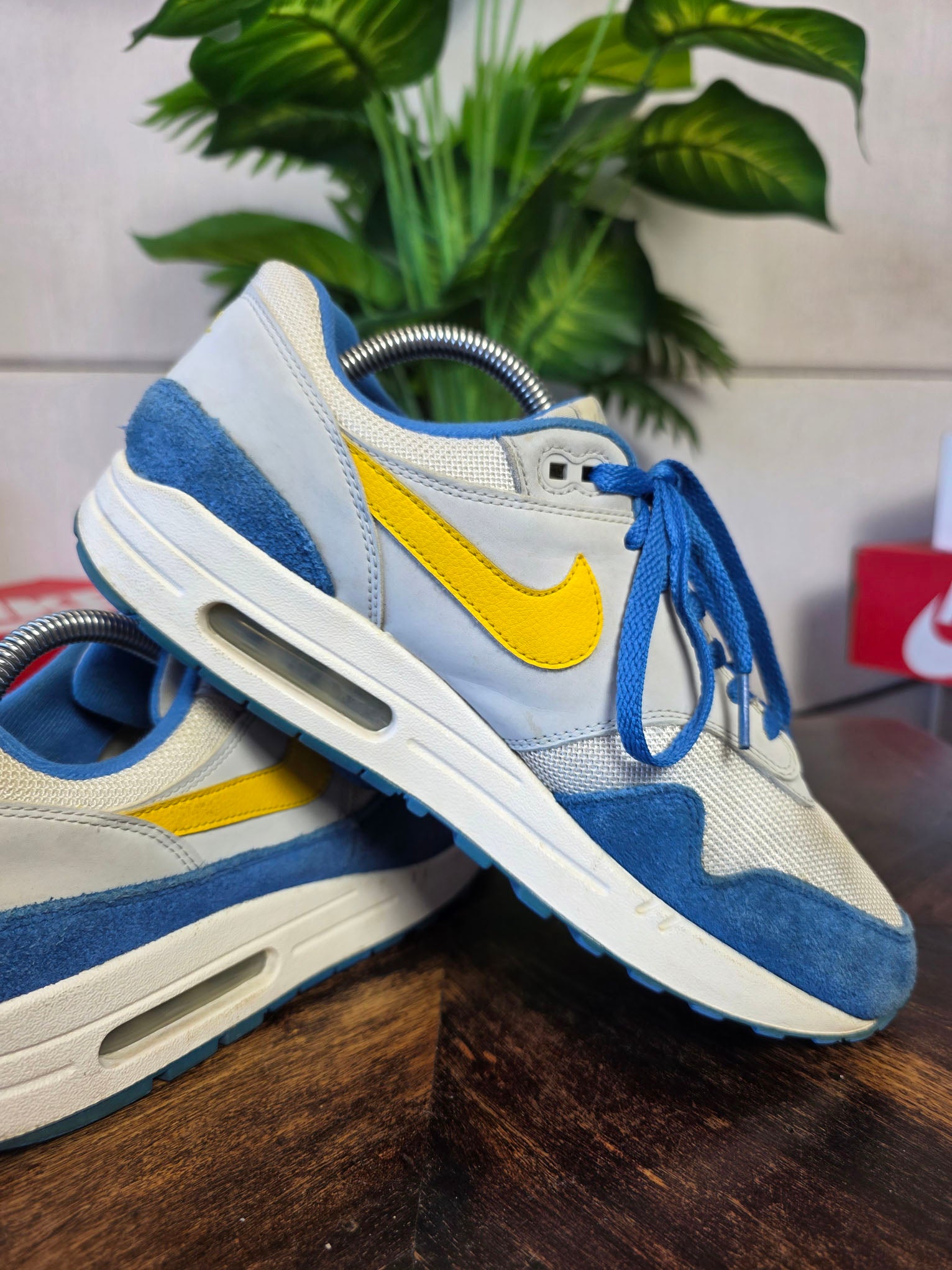Nike Air Max 1 Signal Blue maat 42,5