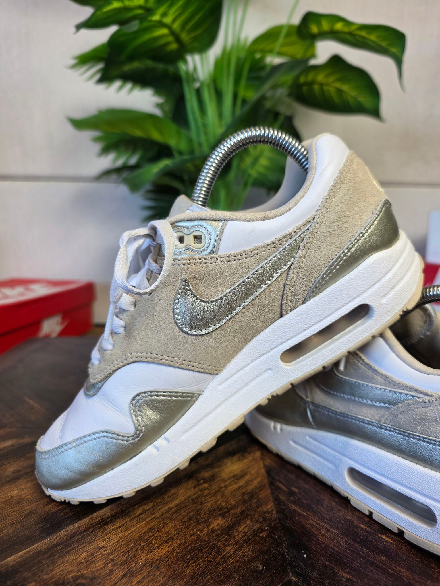 Nike Air Max 1 Metallic Gold maat 38,5